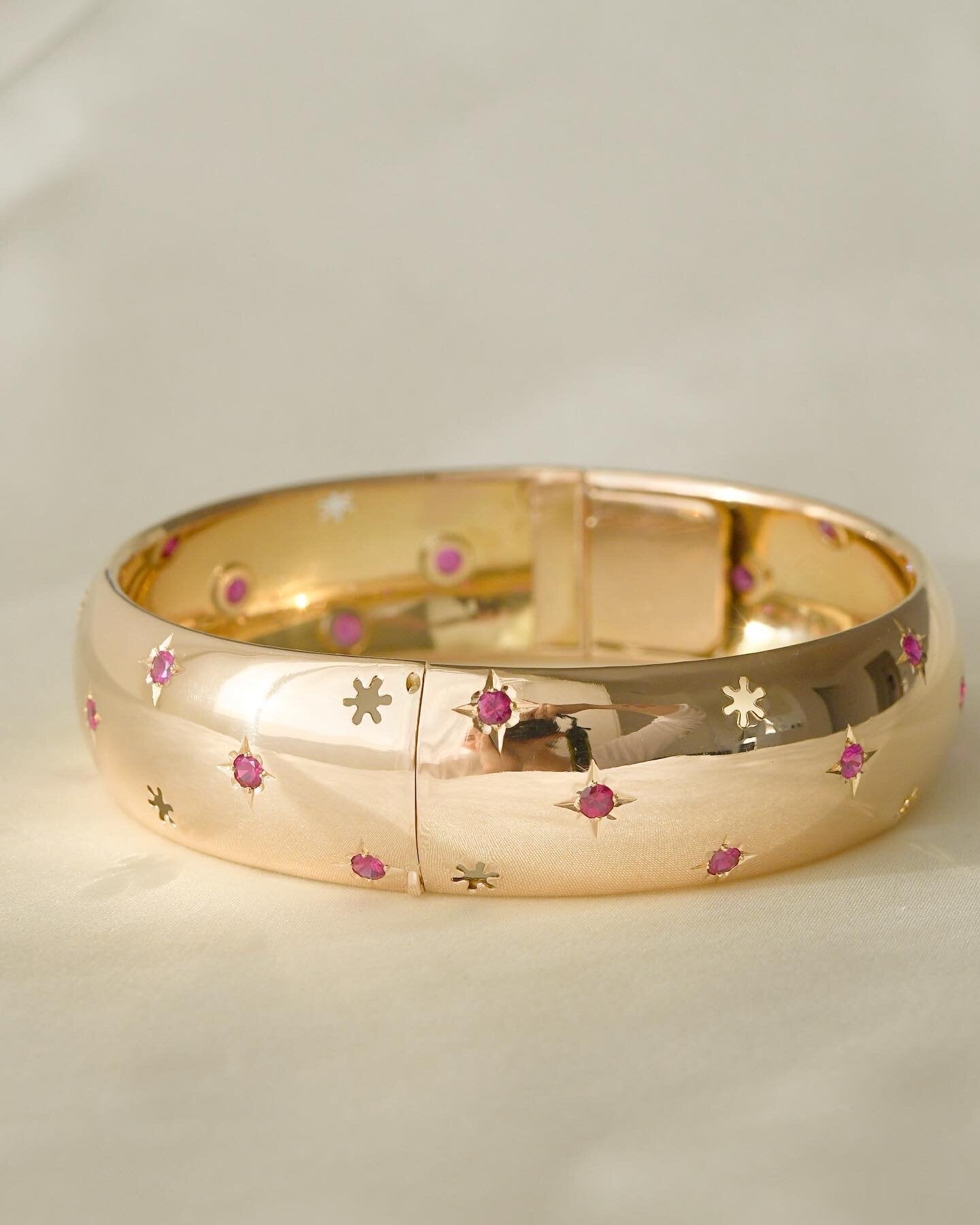 Beautiful  Vintage Ruby Star Bangle 14K Gold 1970s