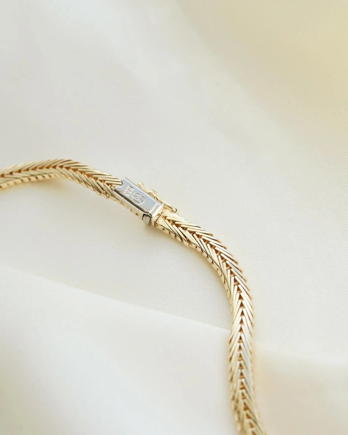 RARE Stunning Geneva Link Variant Necklace 14K Gold 1970
