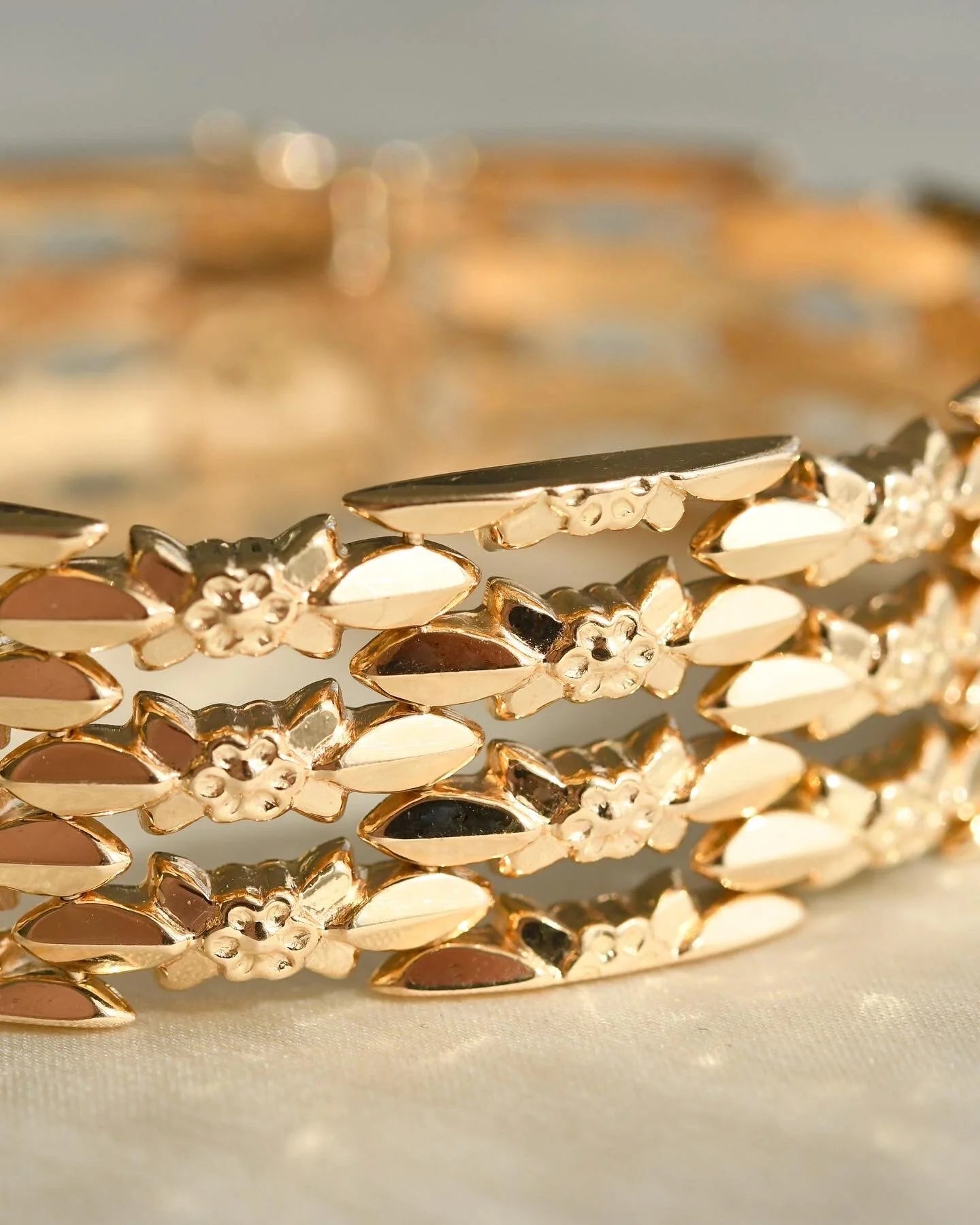 Amazing Italian Vintage Bracelet 18K Gold 1960s
