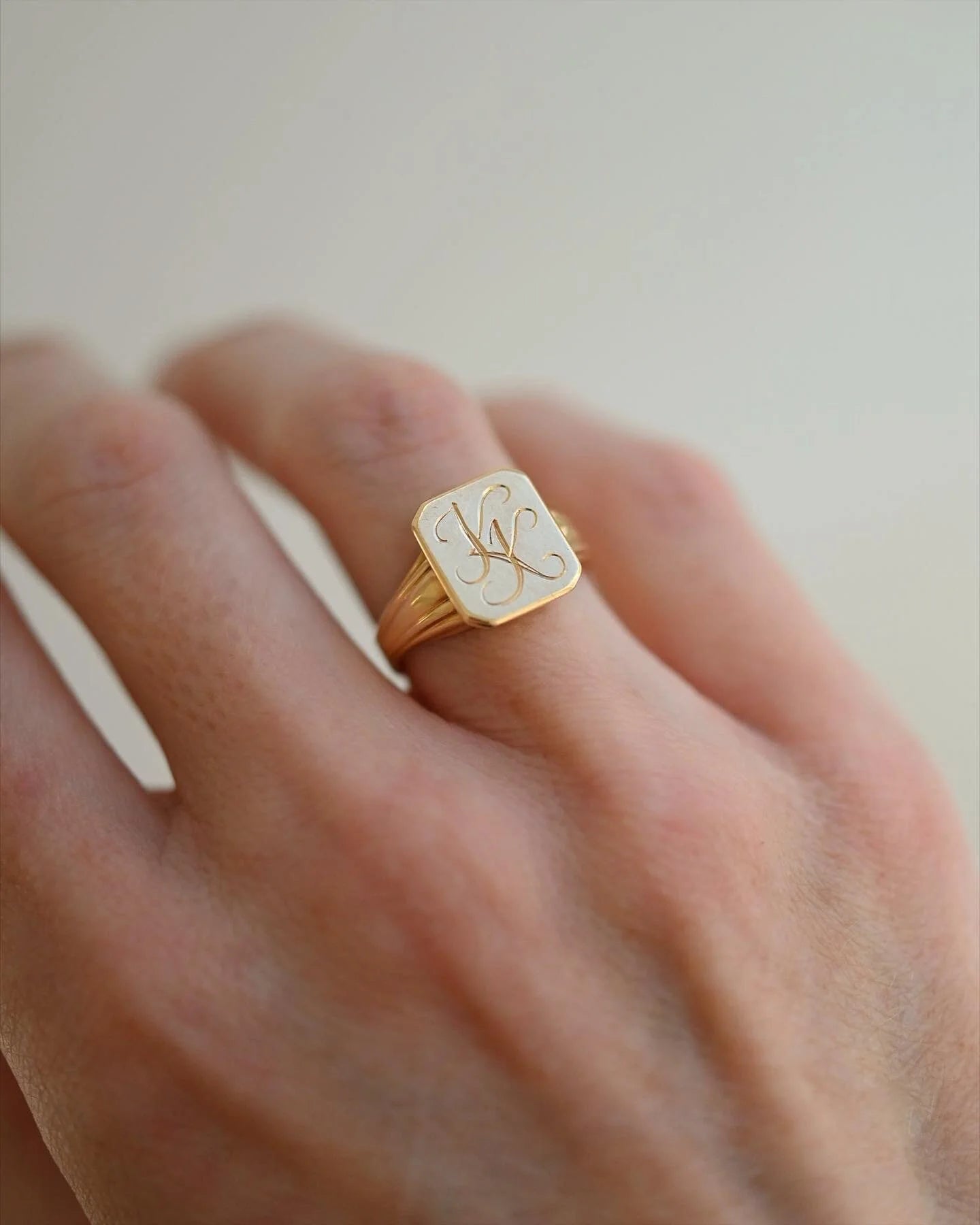 Amazing Swedish Vintage KK Signet Ring 18K Gold
