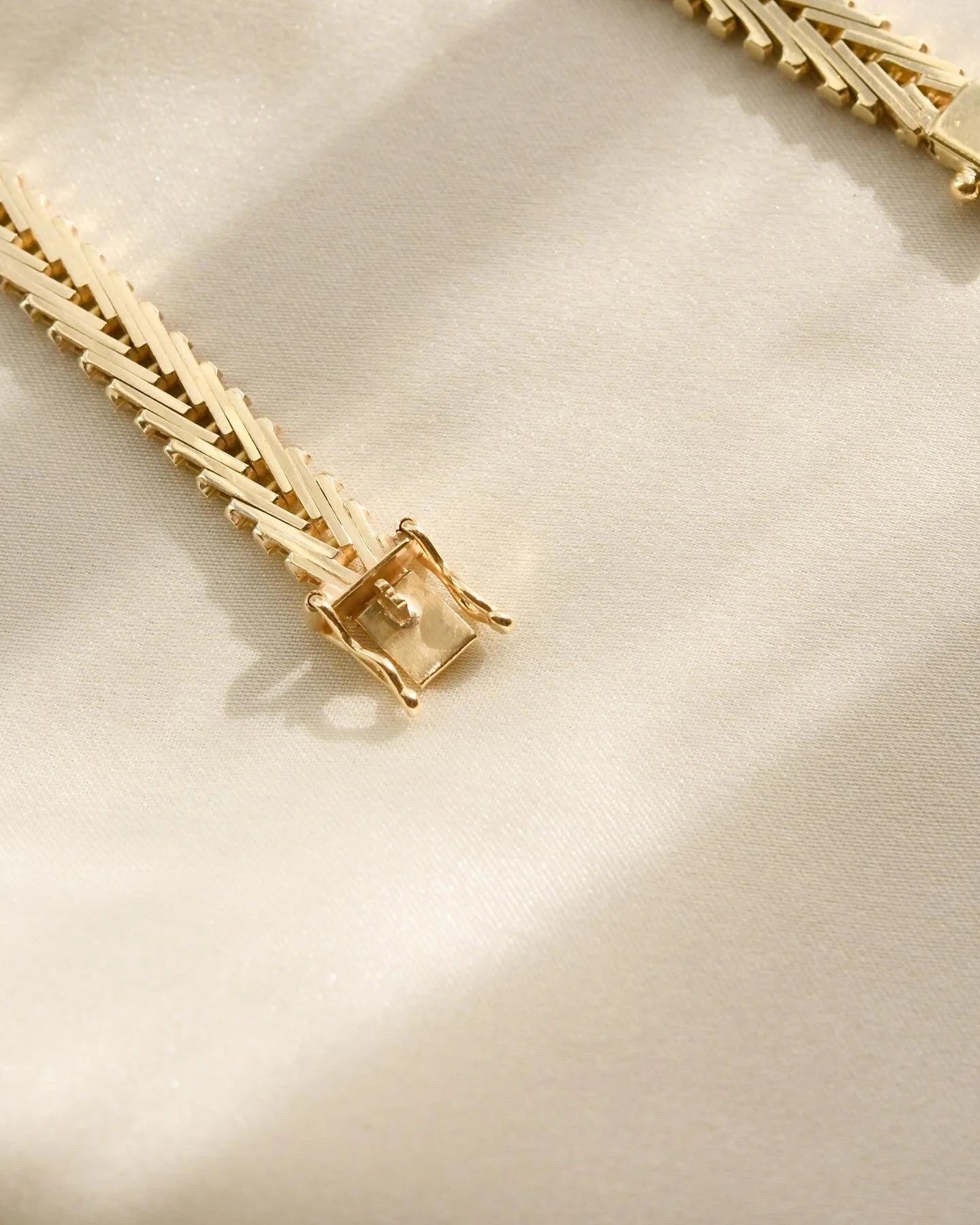 Perfect Geneva Link Vintage Necklace 14K Gold 36.6 Grams
