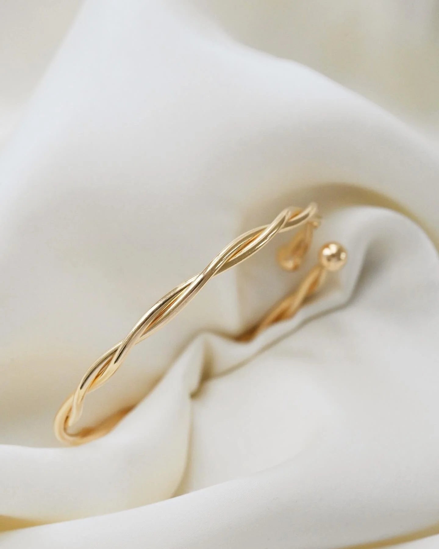 Sublime Danish Twisted Vintage Bangle 18K Gold