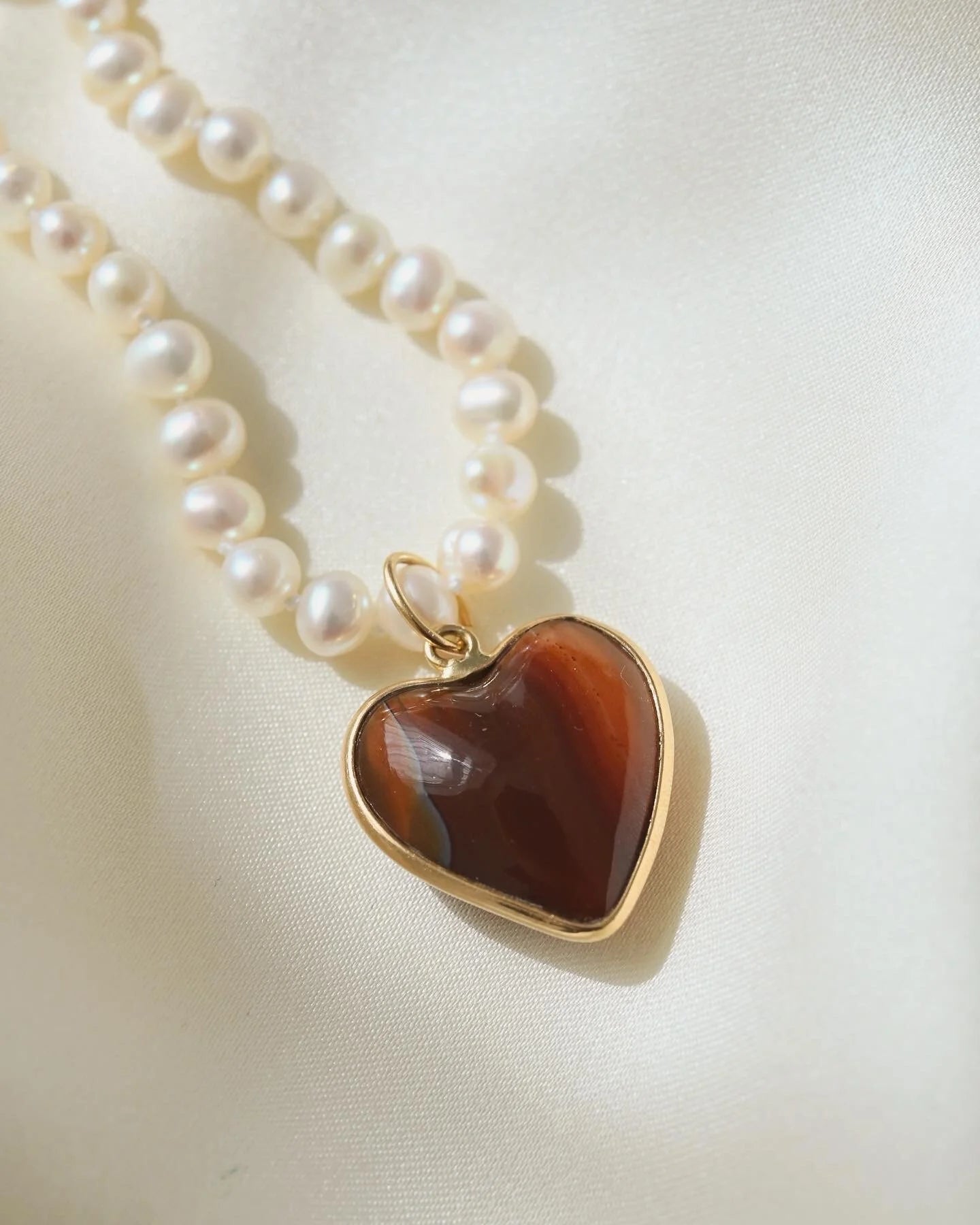 Sublime Banded Agate Heart Pendant 18K Gold