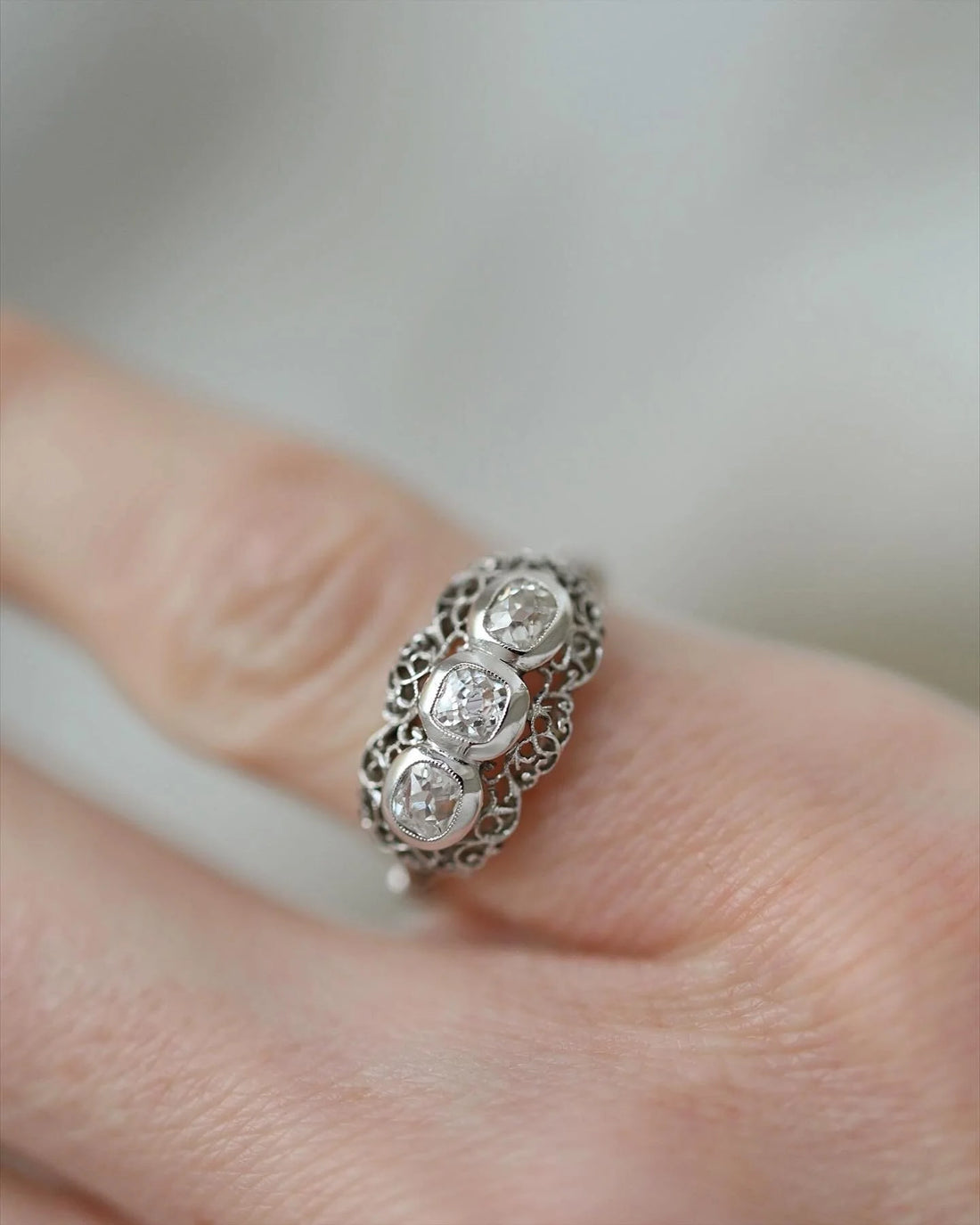 The Perfect Art Deco Ring Old Mine Cut Diamonds 18K White Gold 1925