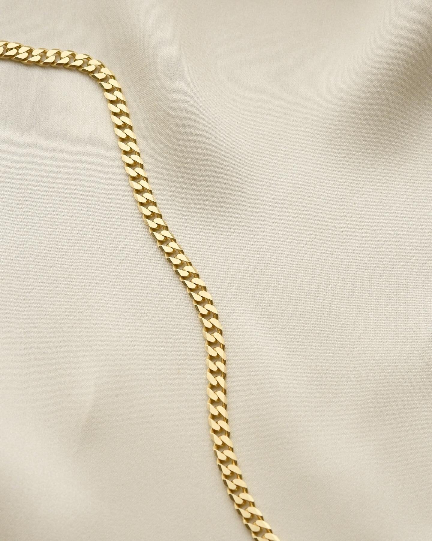 Vintage Curb Link Chain 22.8 Inches 14K Gold 1970