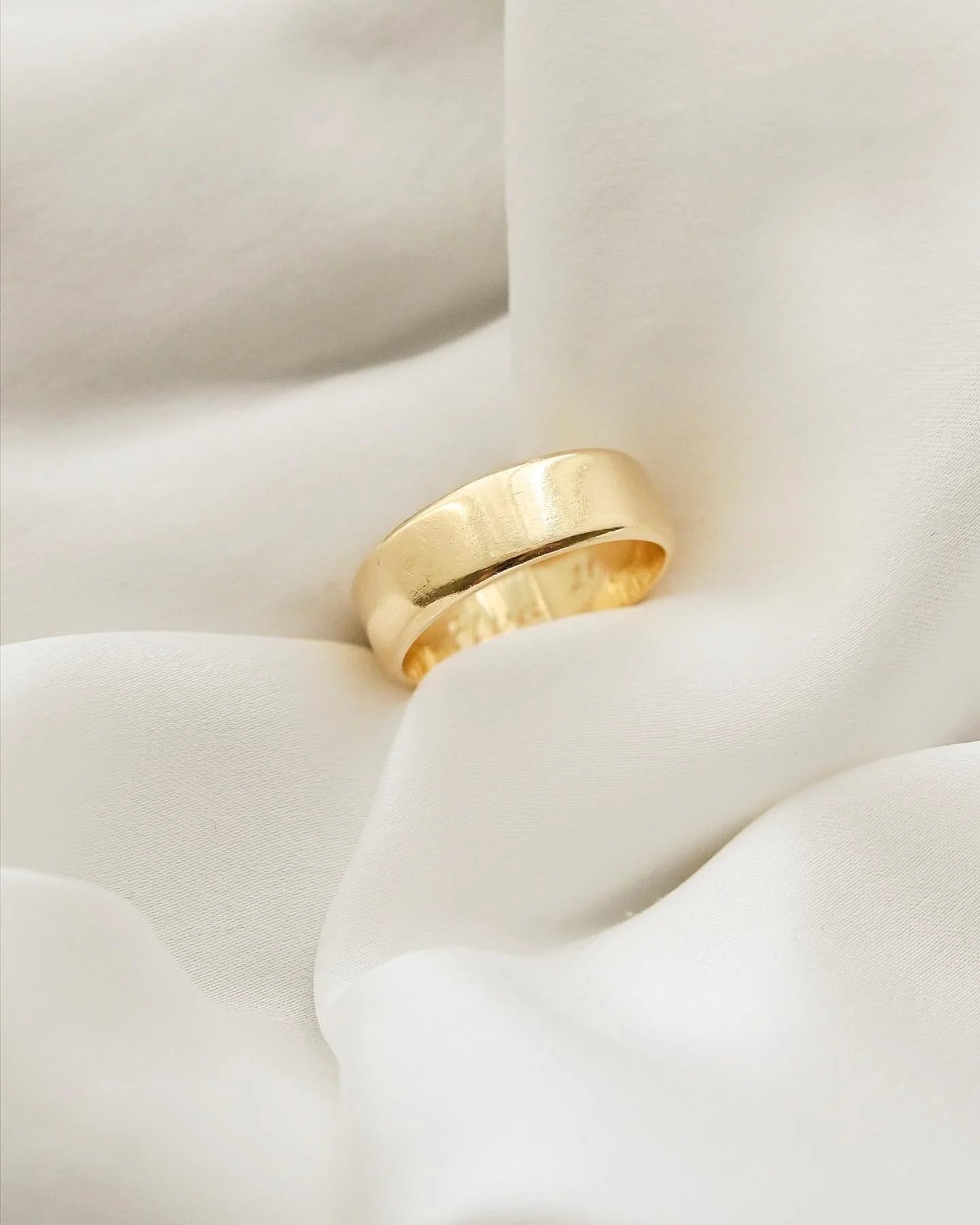 Free Downsizing! Rare Wide Weddning Band 18K Gold Sizeable to Any Size