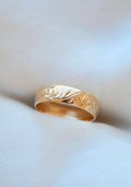 Romantic Sun and Leaf Engraved Wide Antique Band 18K Gold