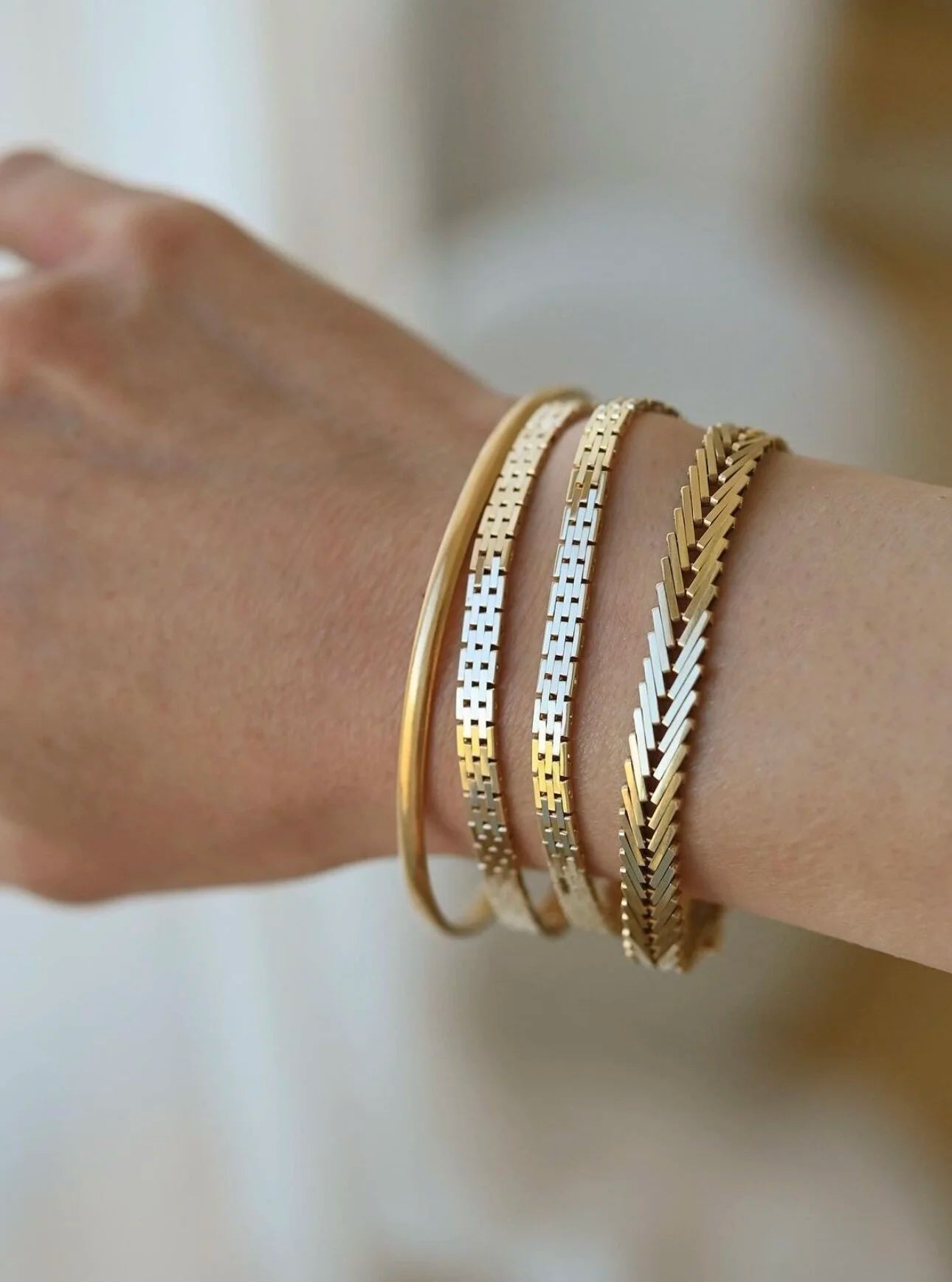 Most Asked About Vintage Styles 14-18K Gold Bracelets Mid Century