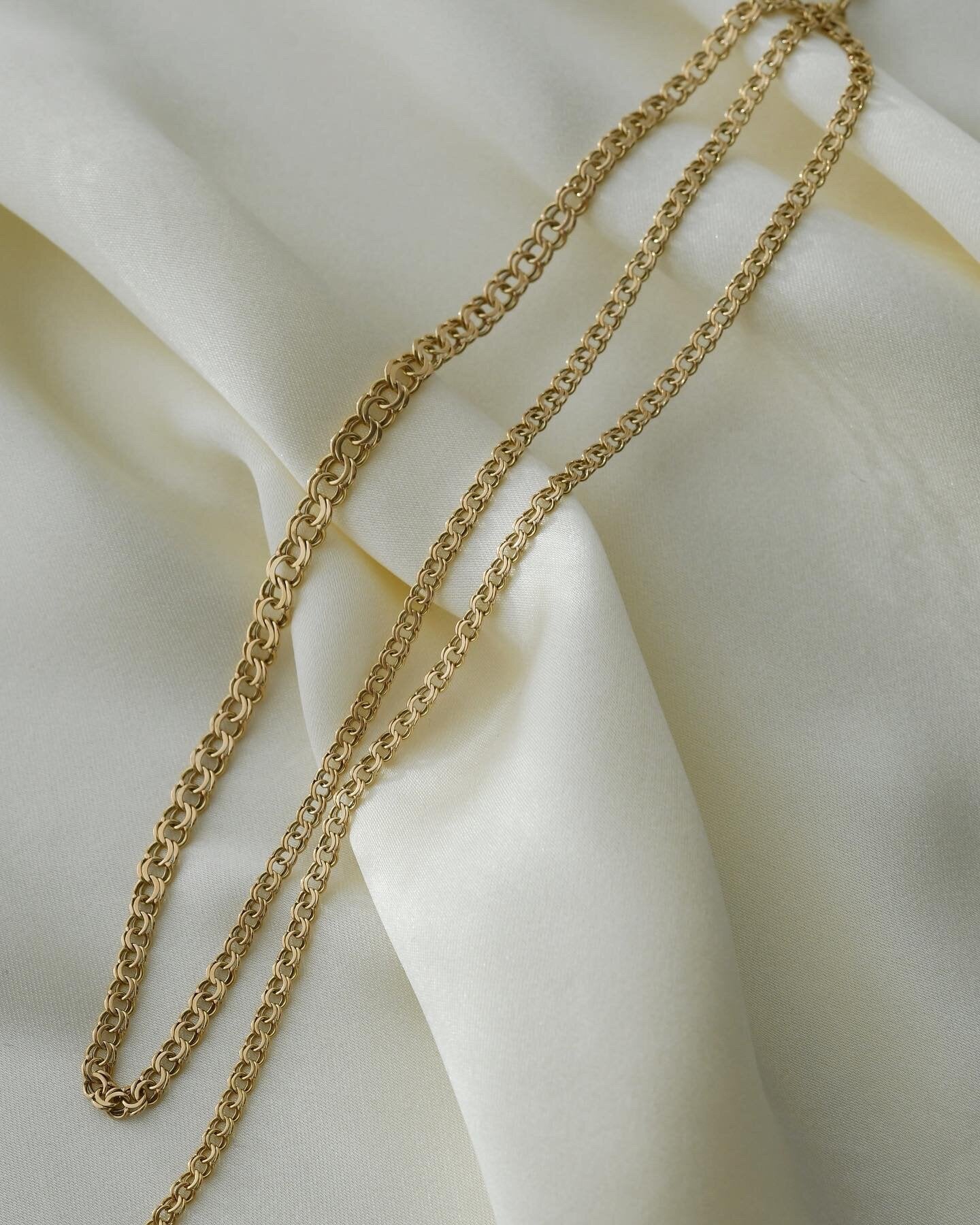 Radiant Baby Bismarck Link Chain 1942 18K Gold