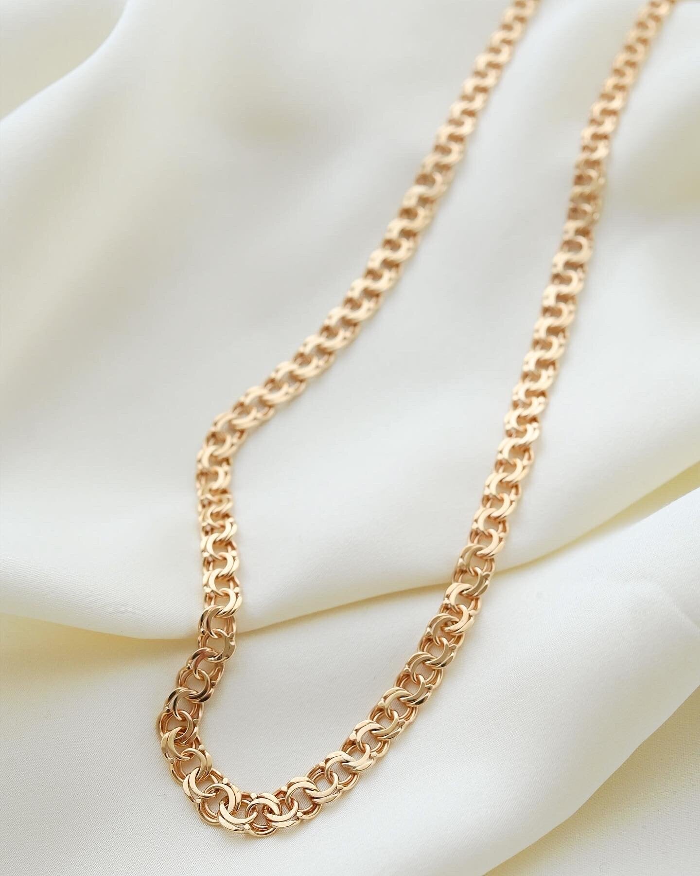 Sublime Swedish Vintage Bismarck Necklace 18K Gold 1970