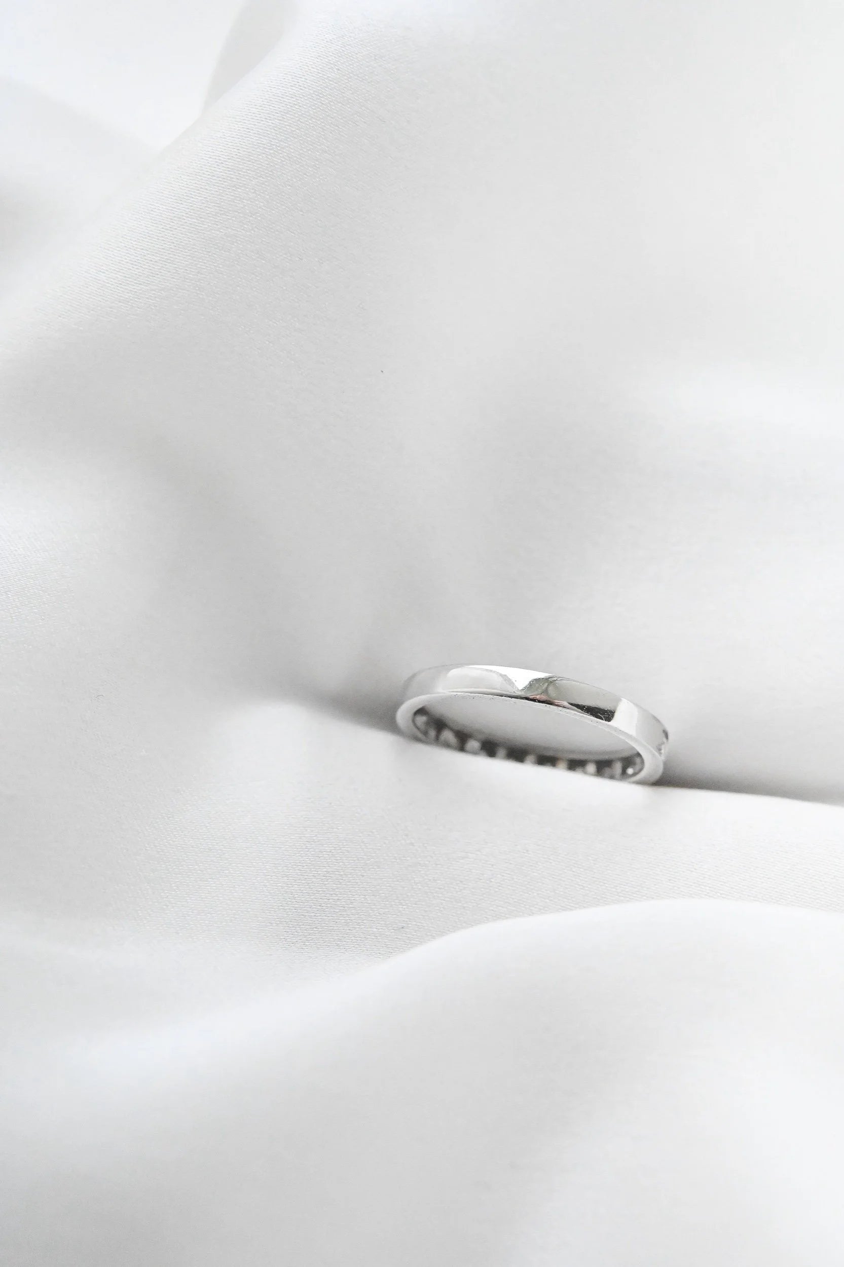 Beautiful Size 7.25 Diamond Ring 18K White Gold