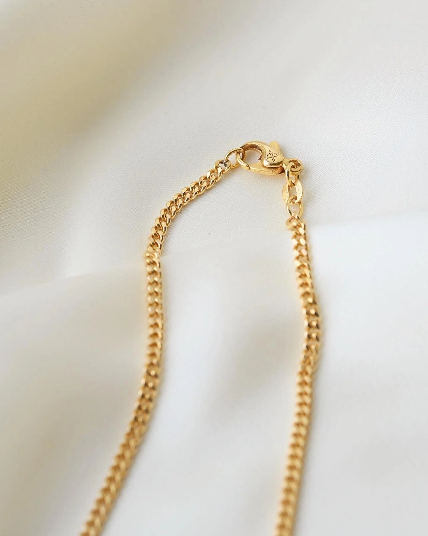 Italian Curb Link Chain 19 Inches 18K Gold