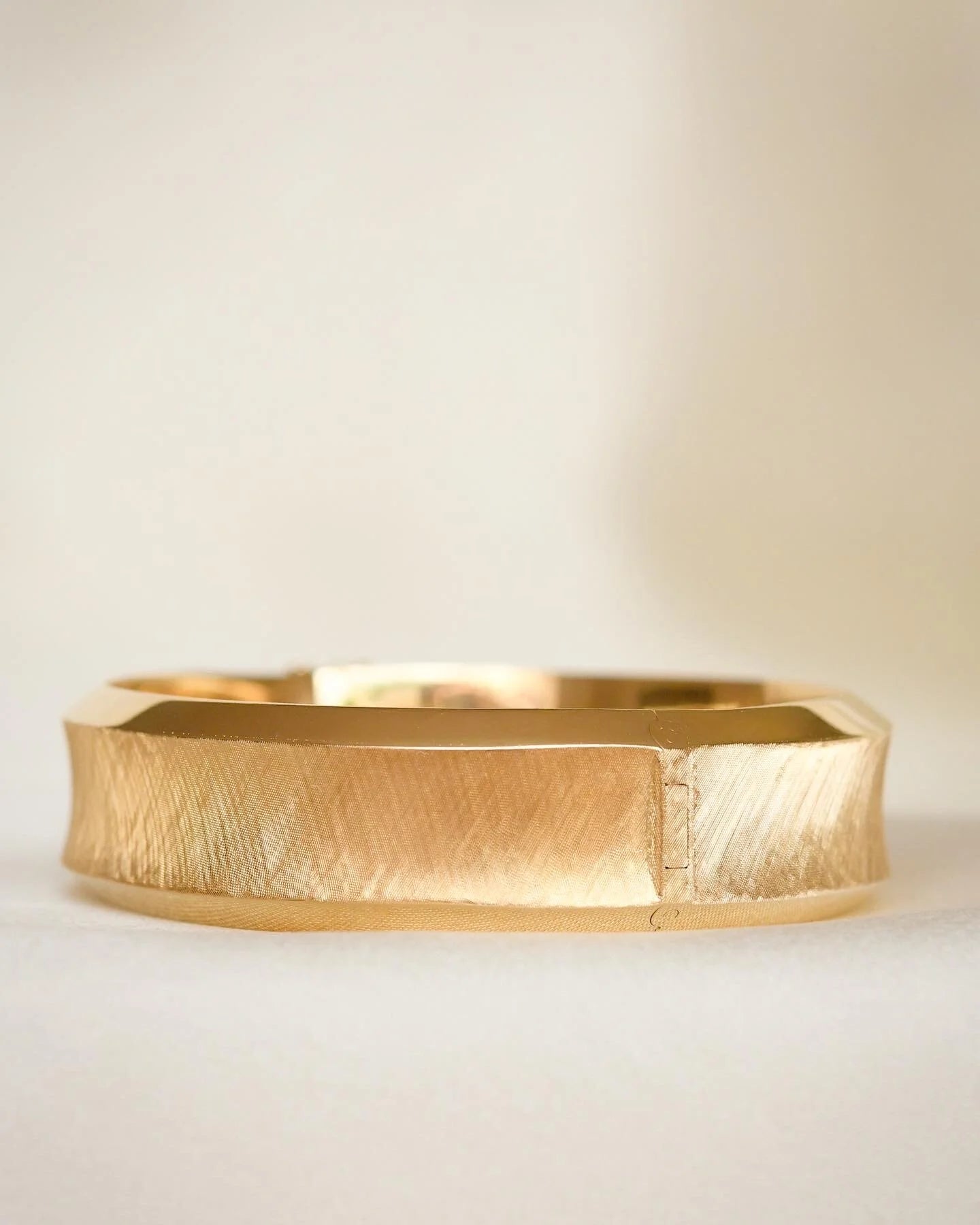 Amazing Luminous Vintage Bangle 14K Gold