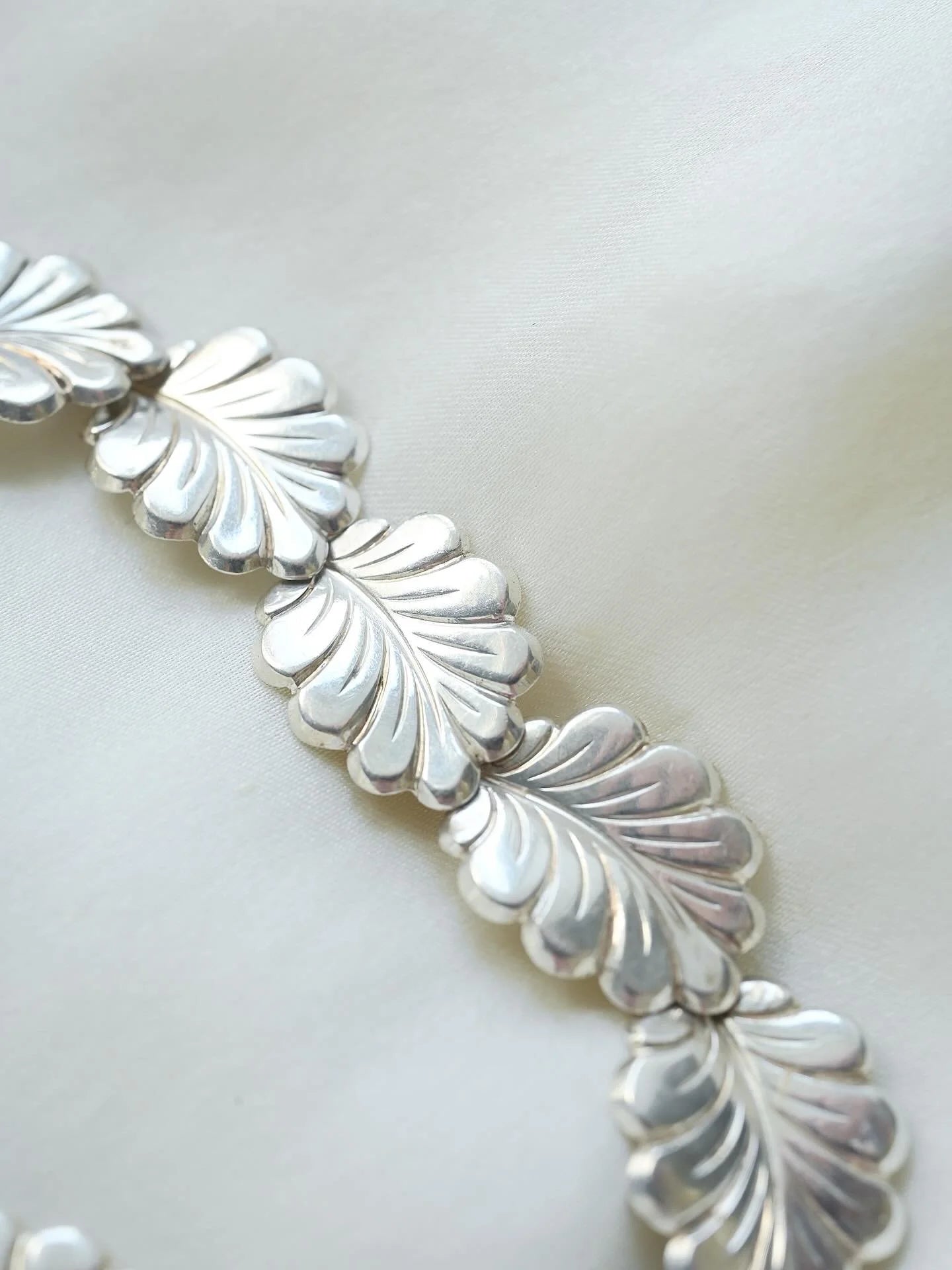Shinmering Special Vintage Leaf Bracelet Silver