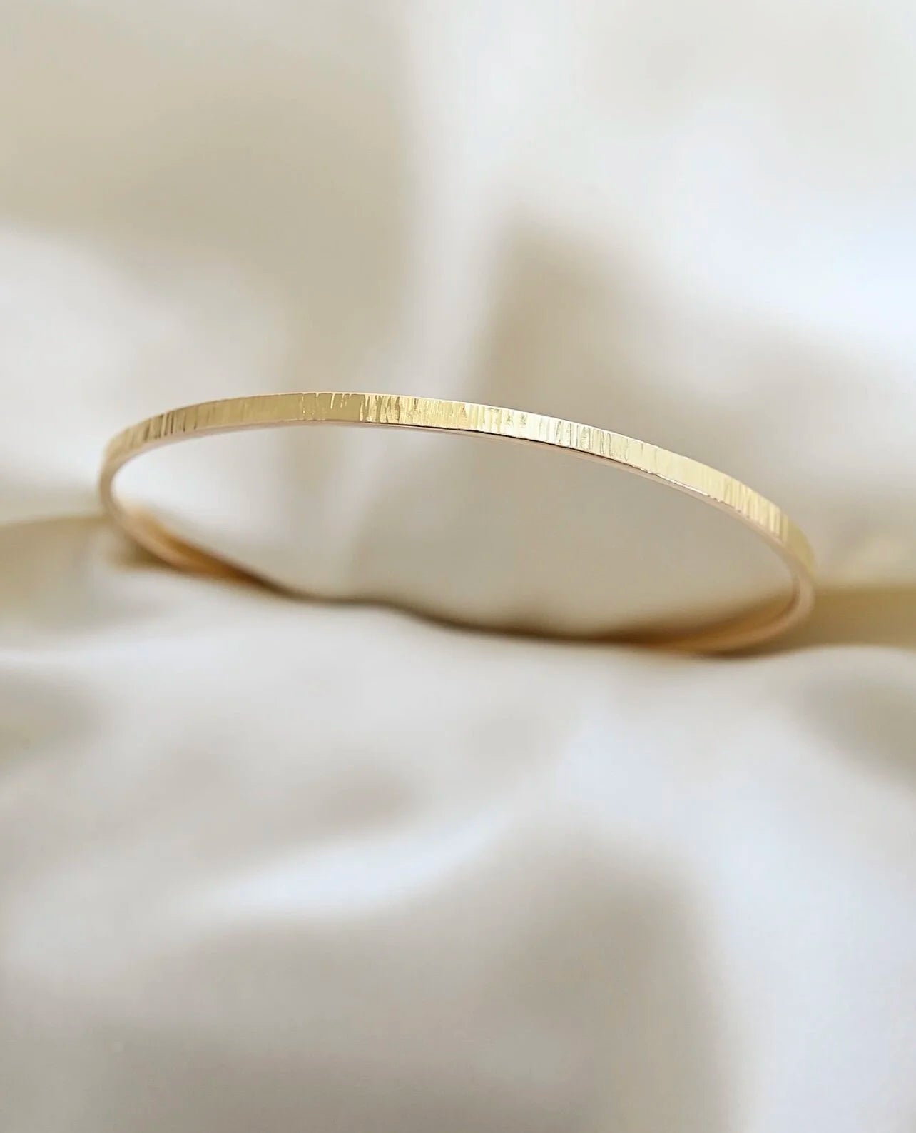 Beautiful 8 Inches Solid Vintage Bangle 18K Gold