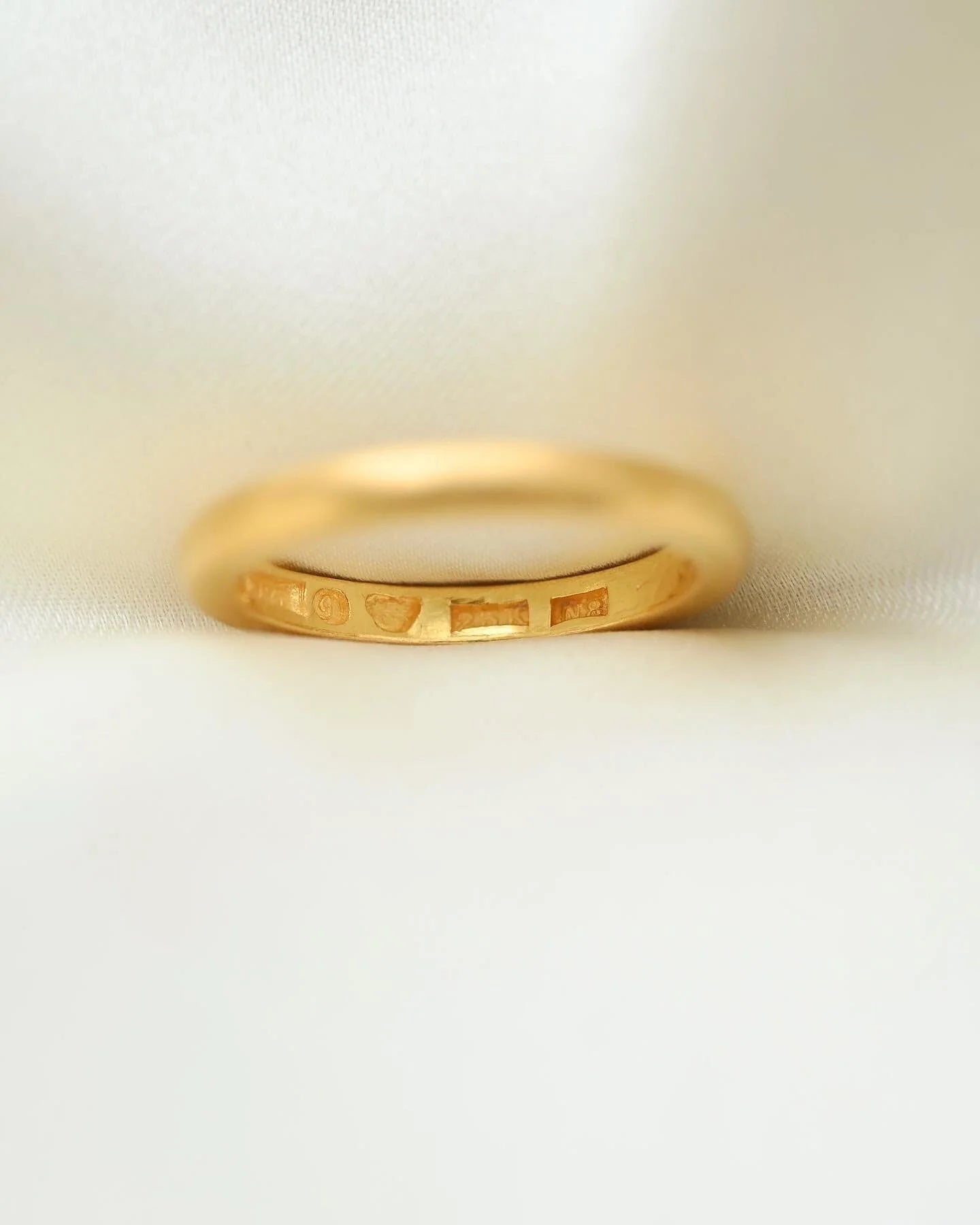 Luminous Perfect Satin Feel Antique Stacking Ring 23K Gold 1939