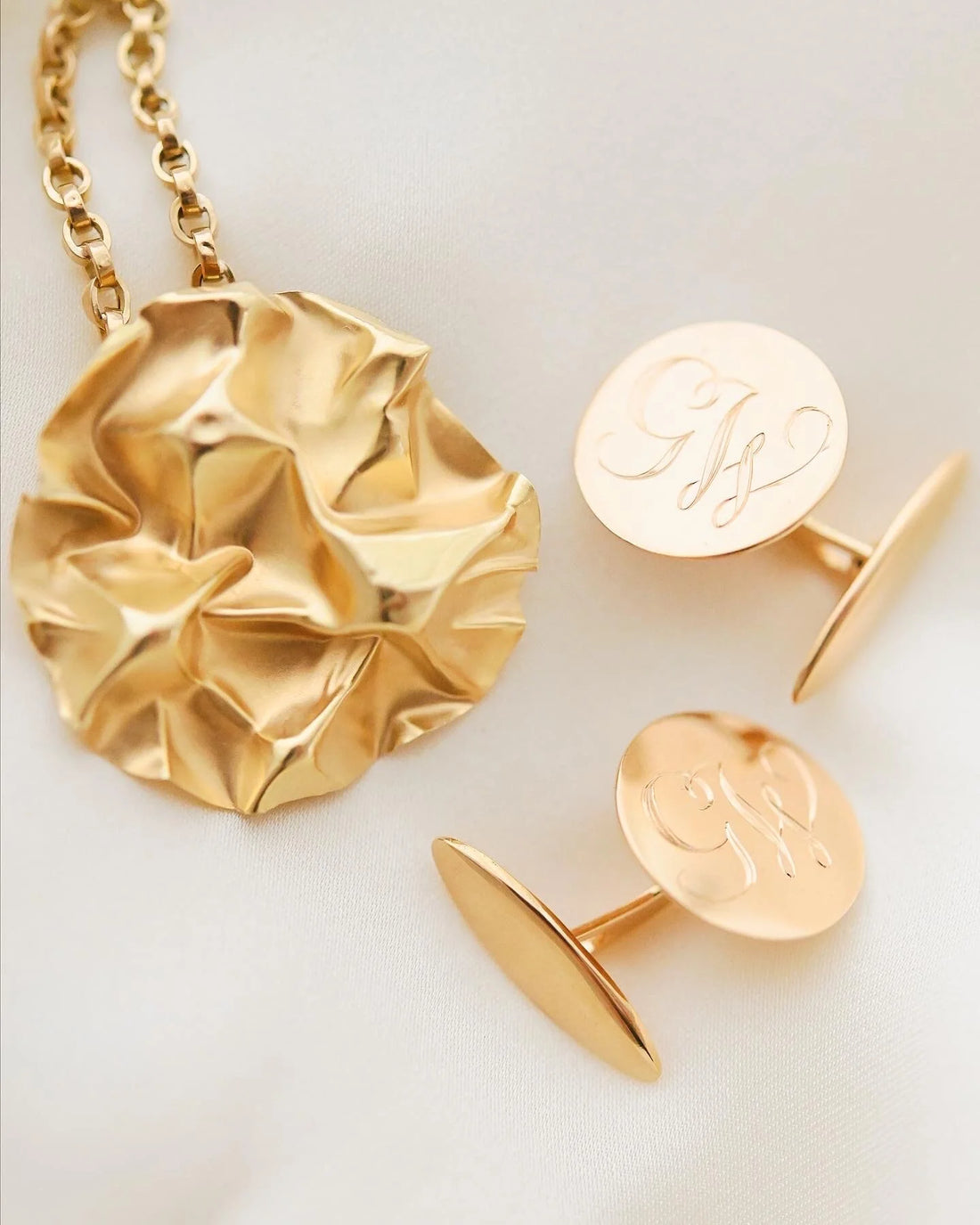 Beautiful Italian Vintage Pendant 18K Gold
