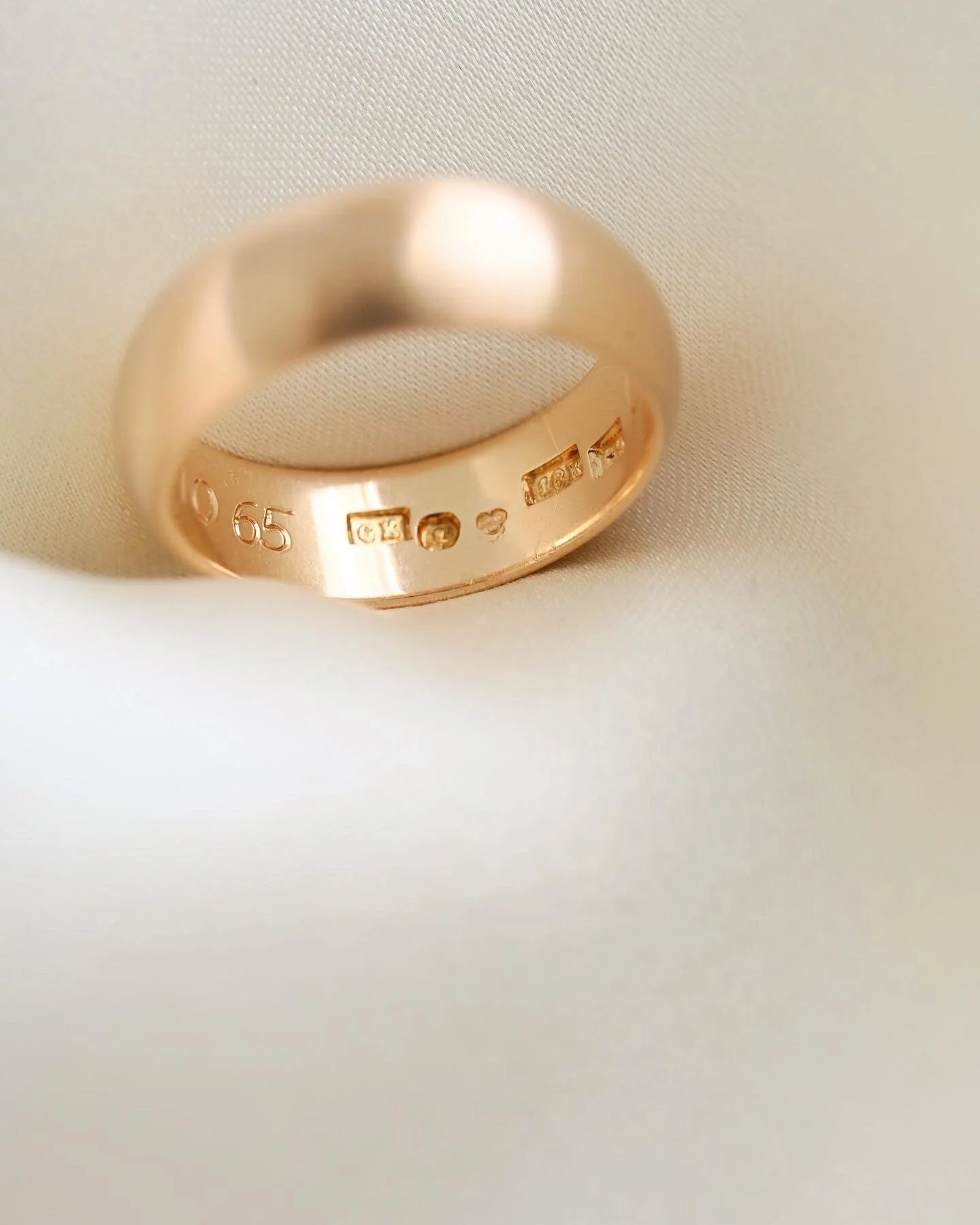 Gorg Heavy Pastel Pink 18K Gold Band 1965