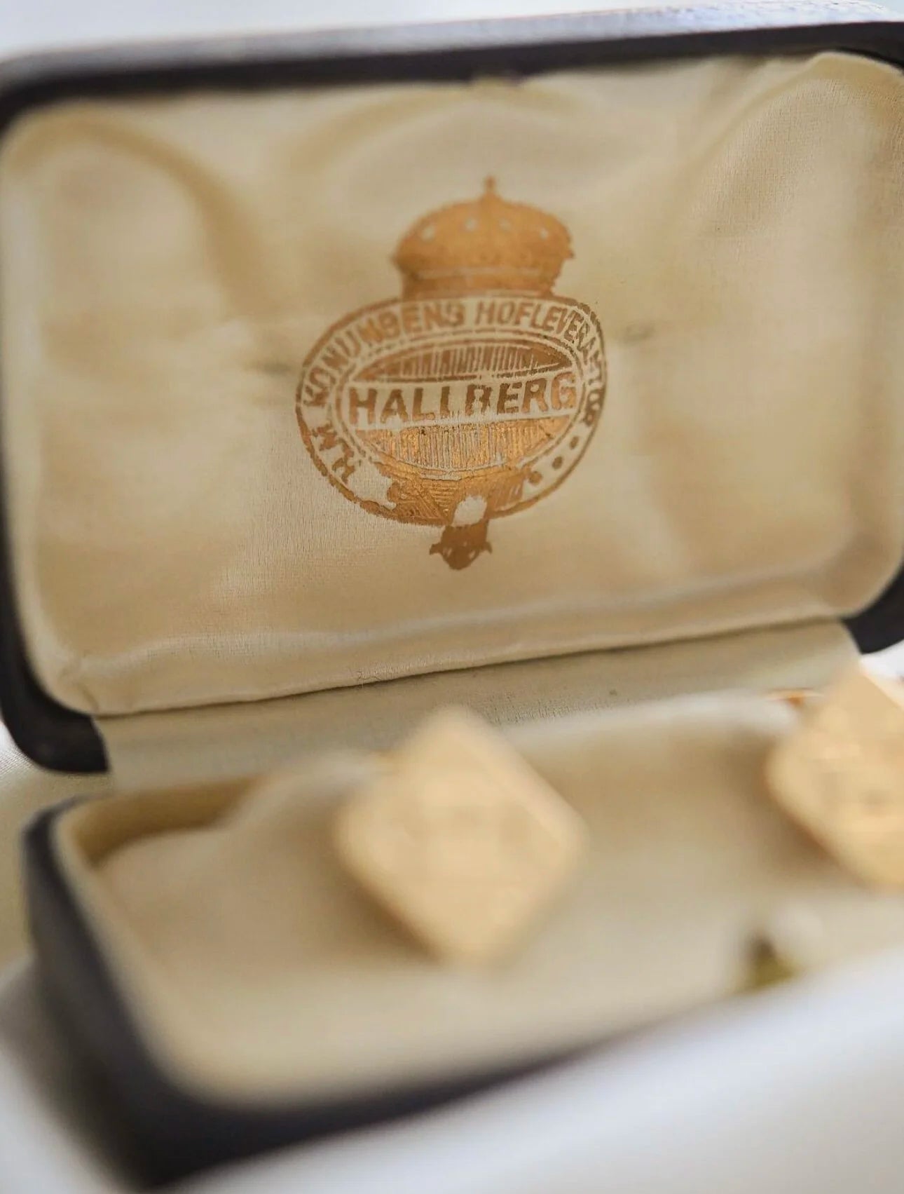 Irresistible 104-Year-Old Antique Cuff Links from 1919 18K Gold