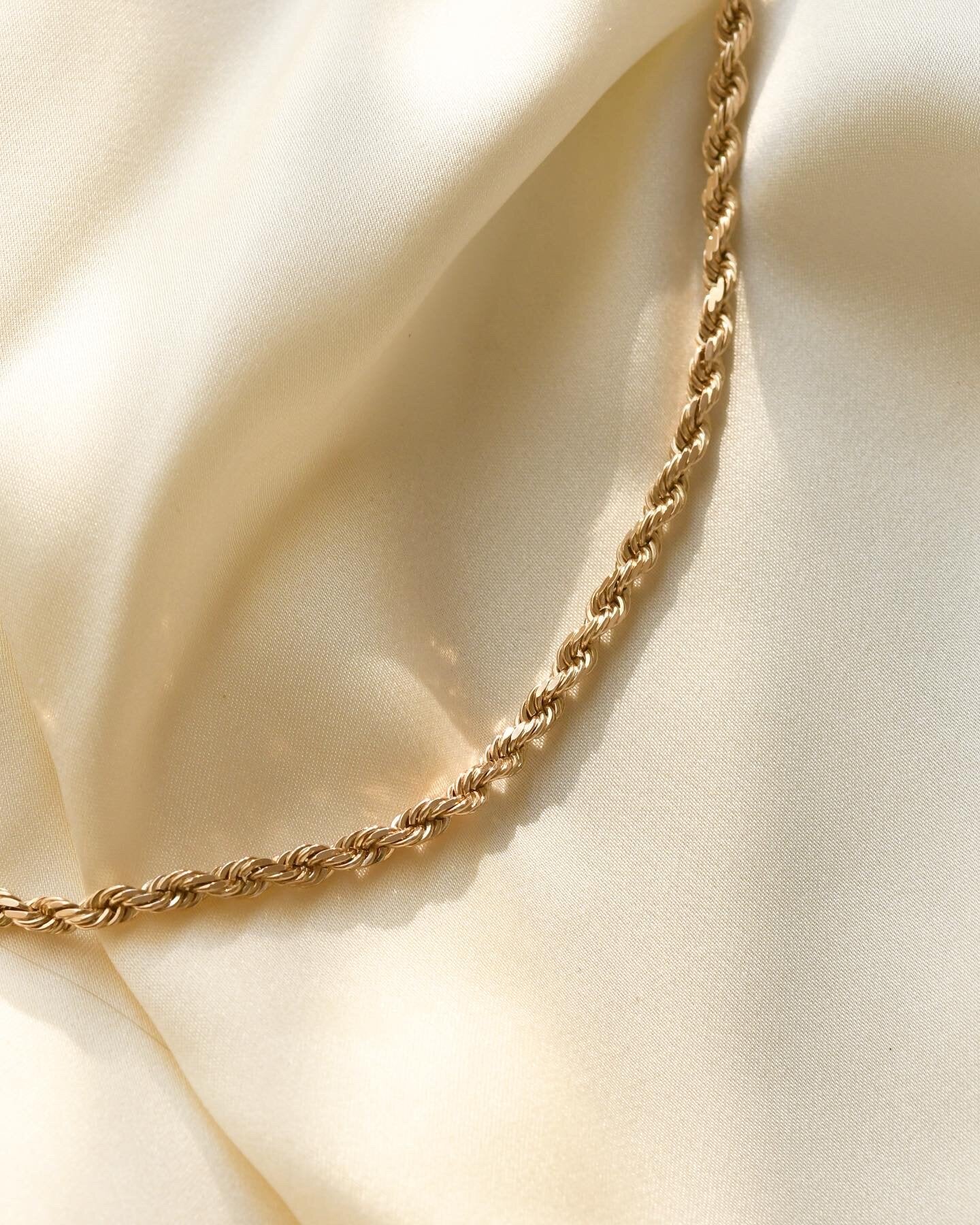 Glowing Vintage Rope Link Chain 14K Gold 1970s