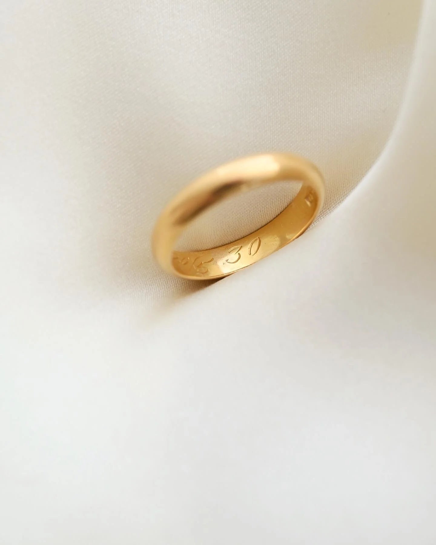 Luminous Antique High Carat Gold Band 20K Gold 1930
