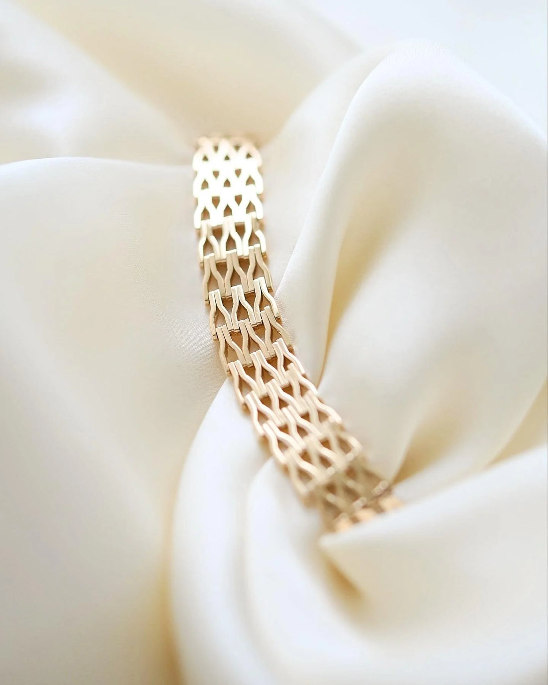 Extraordinary Heavy Danish Vintage Three Row Y Link Bracelet 14K Gold 1960s