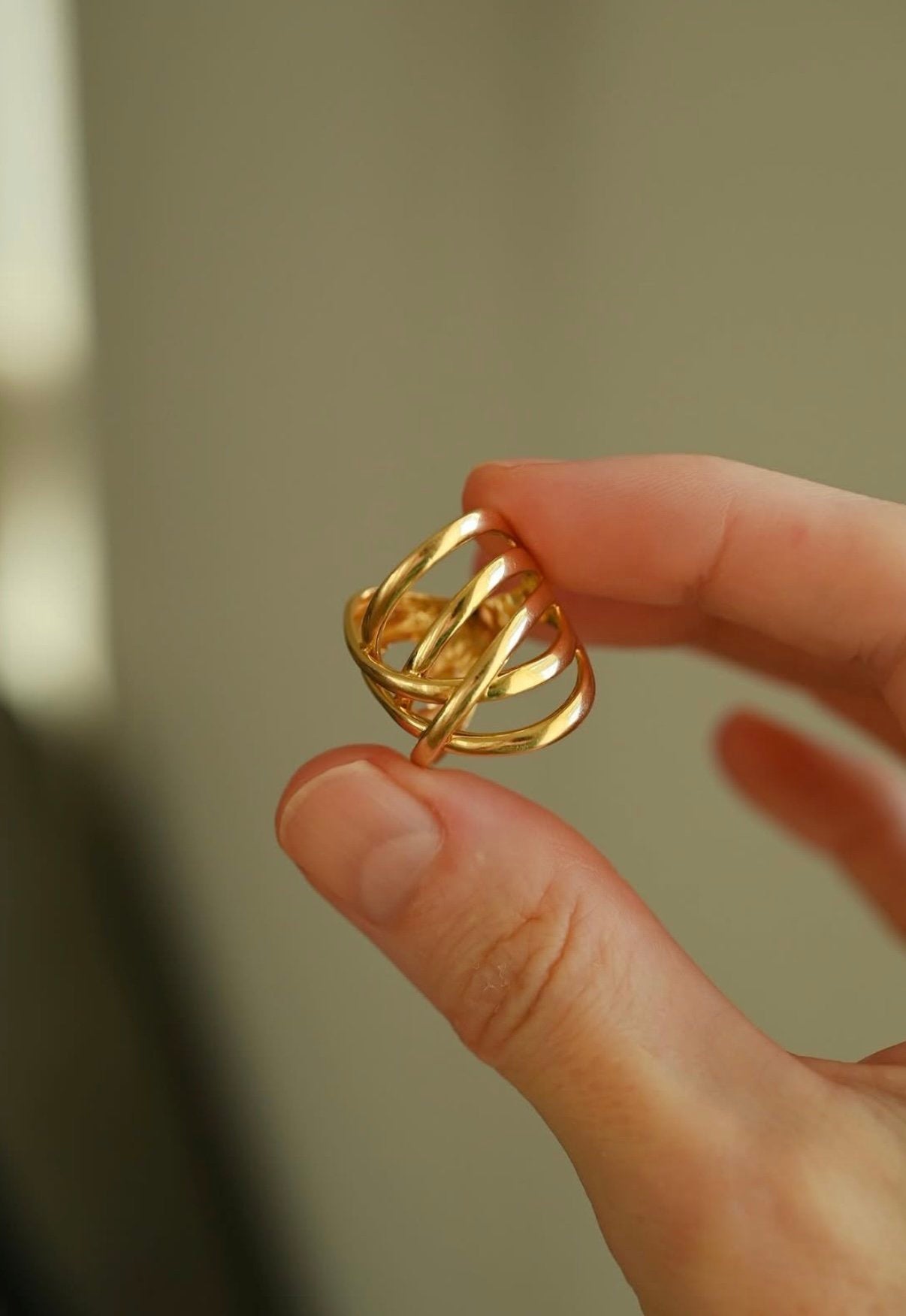Sculptural Golden Ribbon Vintage Ring 18K Gold