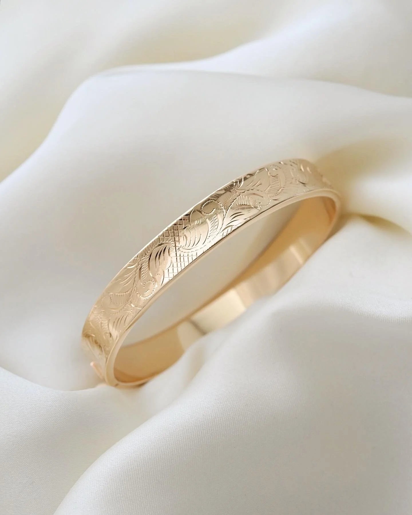 Divine Flower Engraved Danish Vintage Bangle 14K Gold