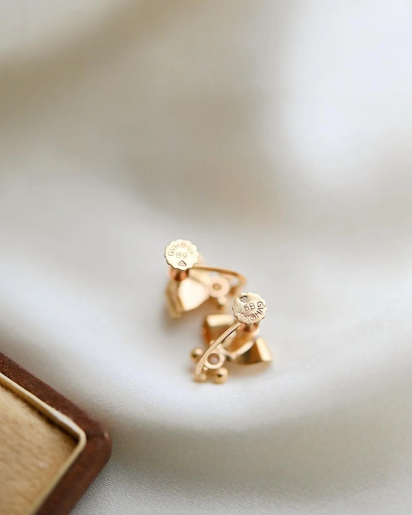 The Cutest Antique Earrings w Clear Quartz Original Box 18K Gold 1920