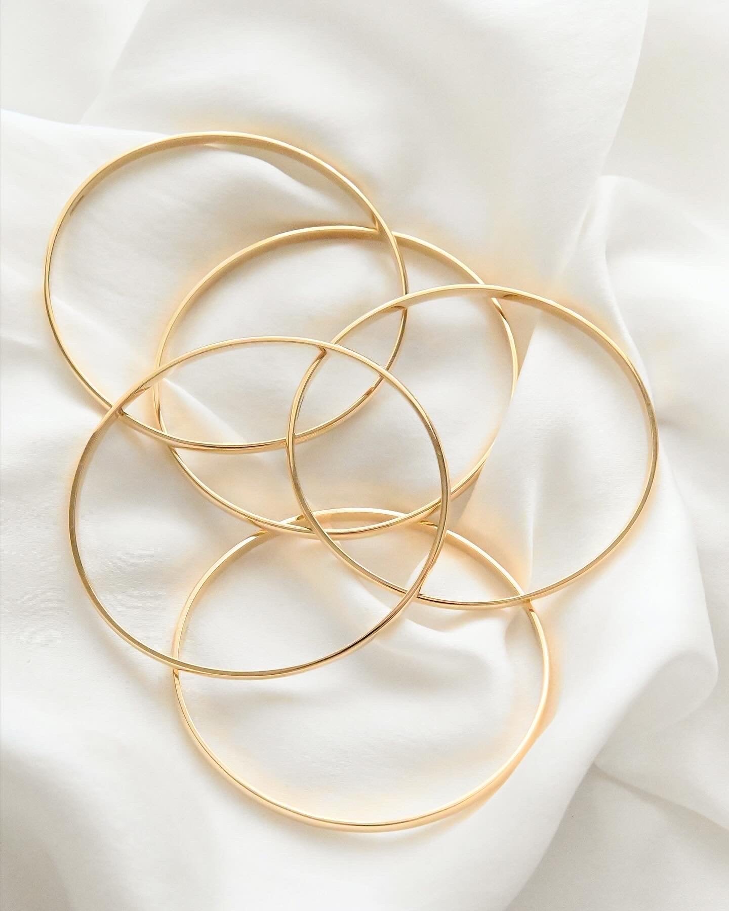 OMJ FINE JEWELRY : The Heirloom Bangle 18K Gold