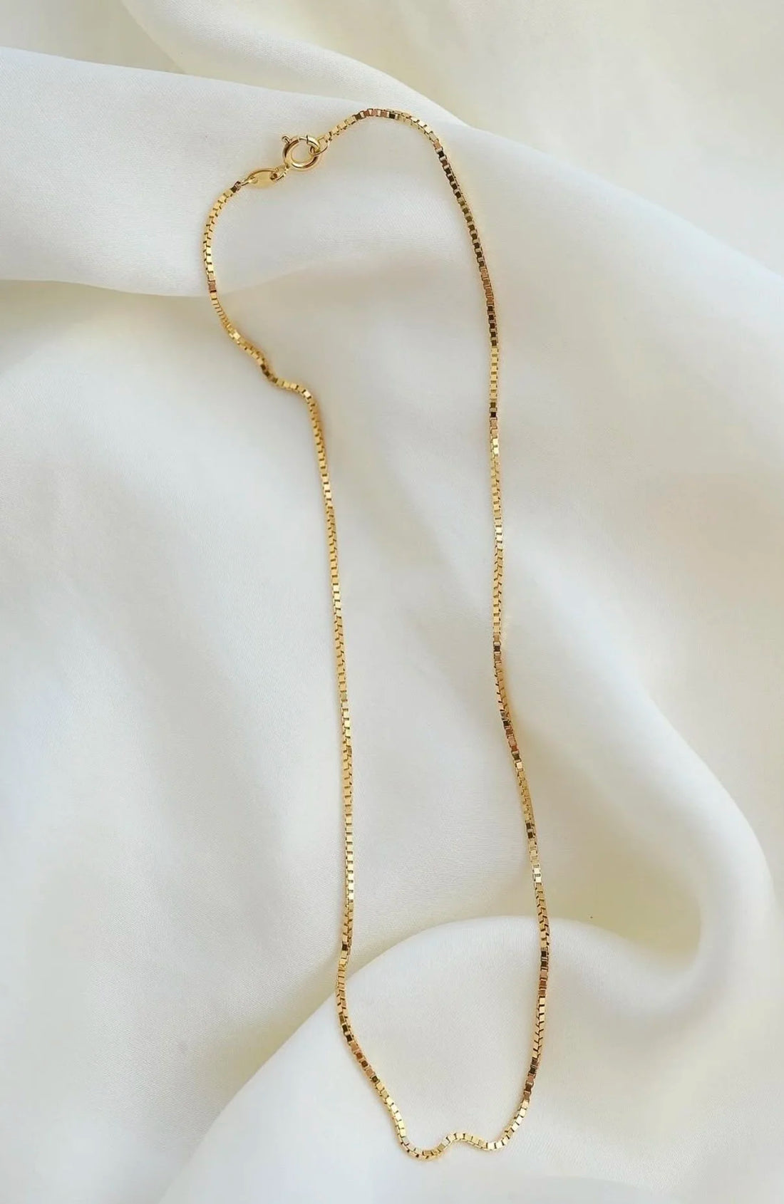 Sexy Short Sleek Box Chain 14K Gold Denmark