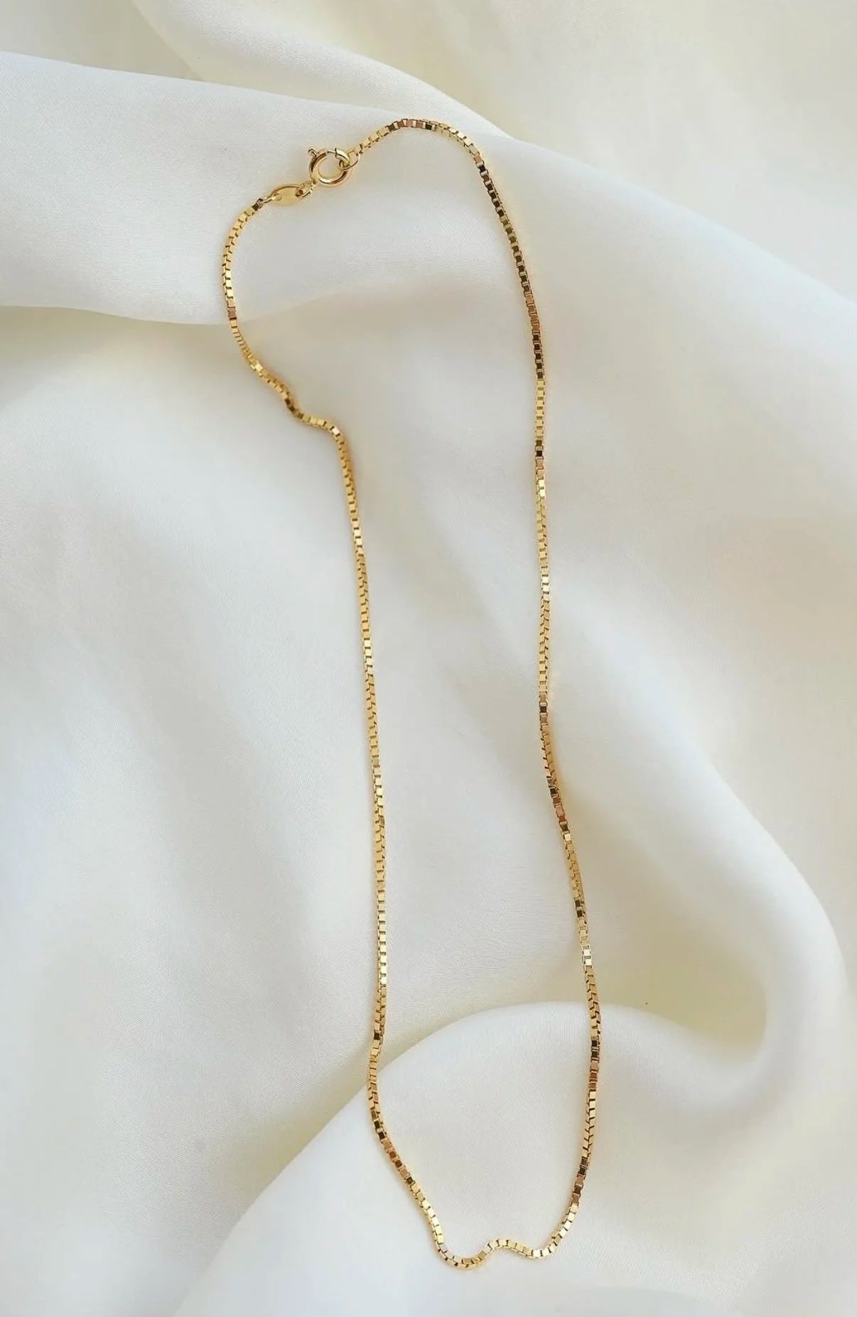 Sexy Short Sleek Box Chain 14K Gold Denmark
