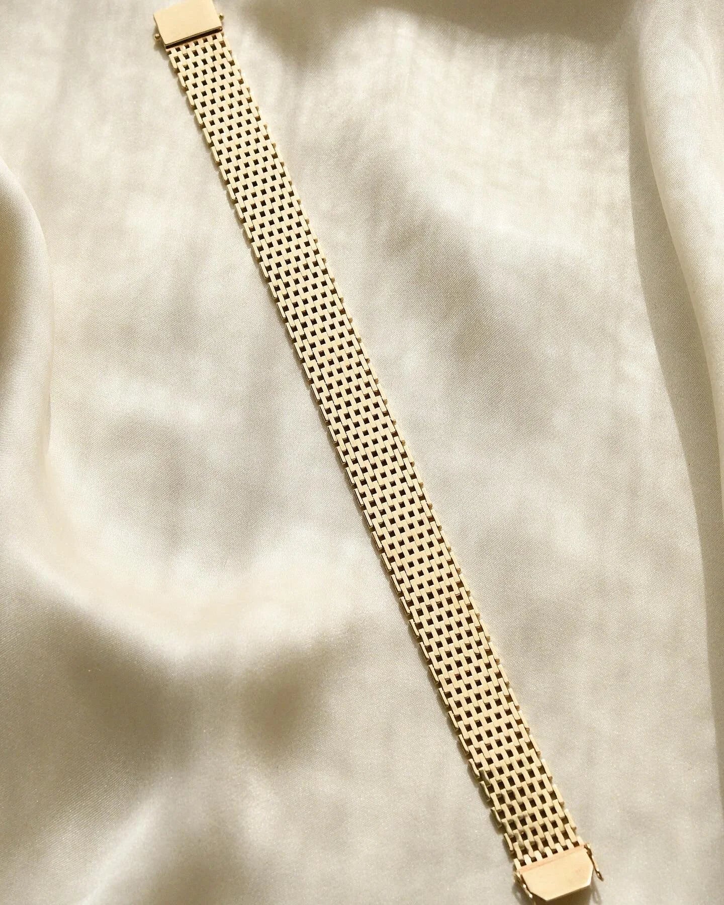 Beautiful Liquid Gold Bracelet 14K 1970s
