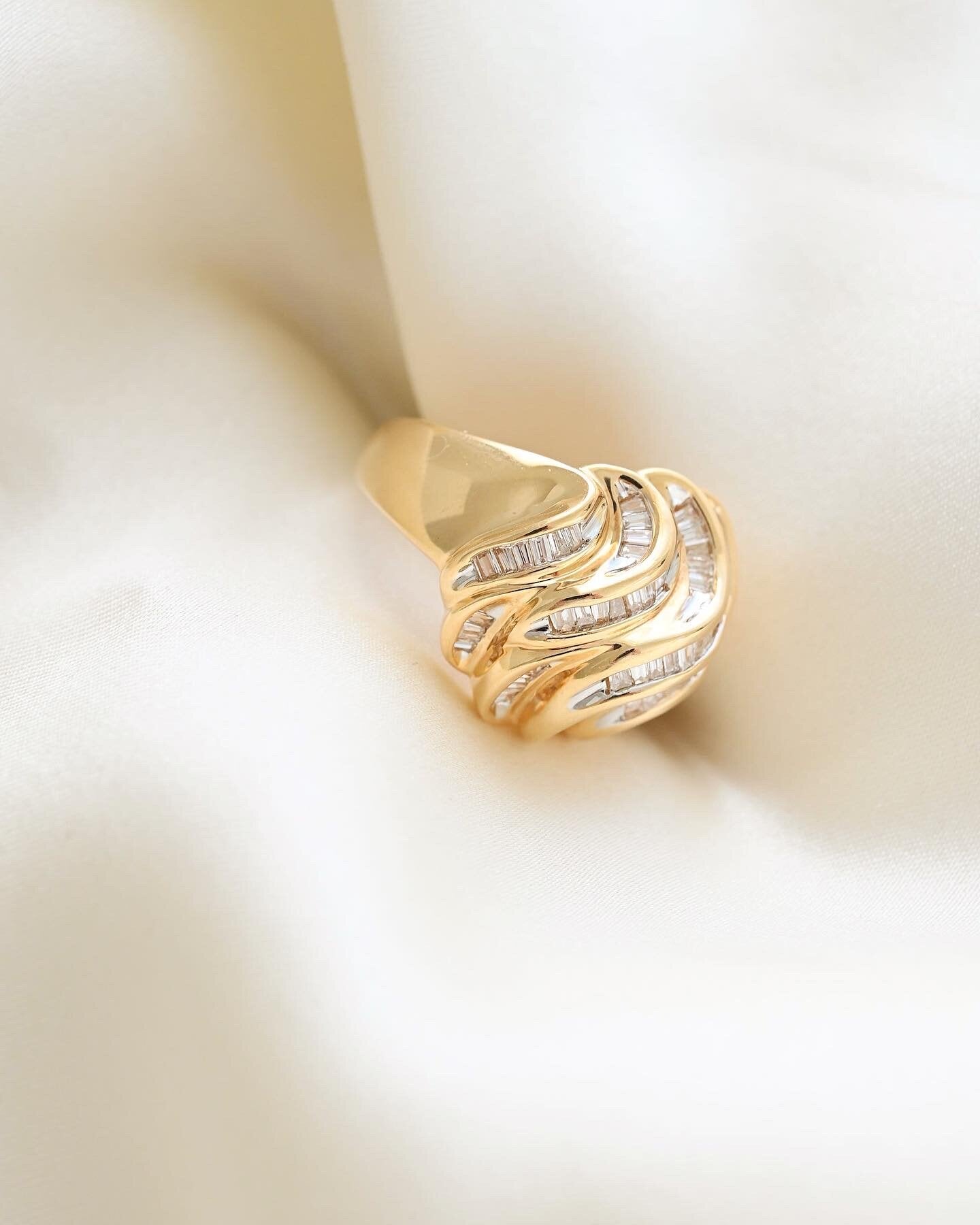 Big Bold Italian Diamond Bomb Ring Baguette Cut Diamonds 18K Gold 1980