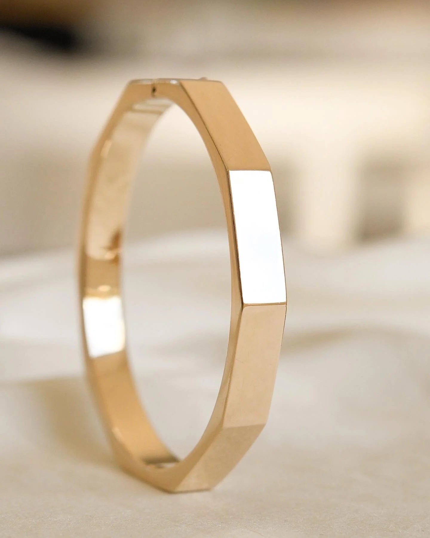 Amazing Sculptural Vintage Bangle 14K Gold 1970s