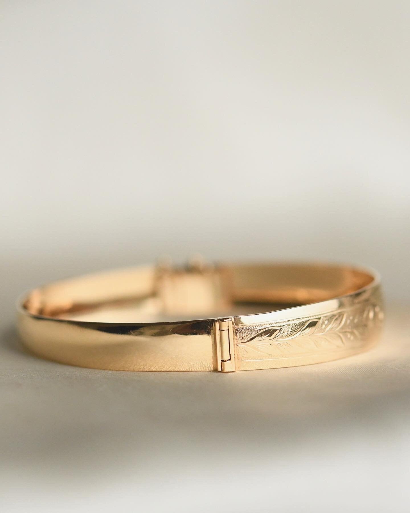 Art Deco Dream Bangle 18K Gold