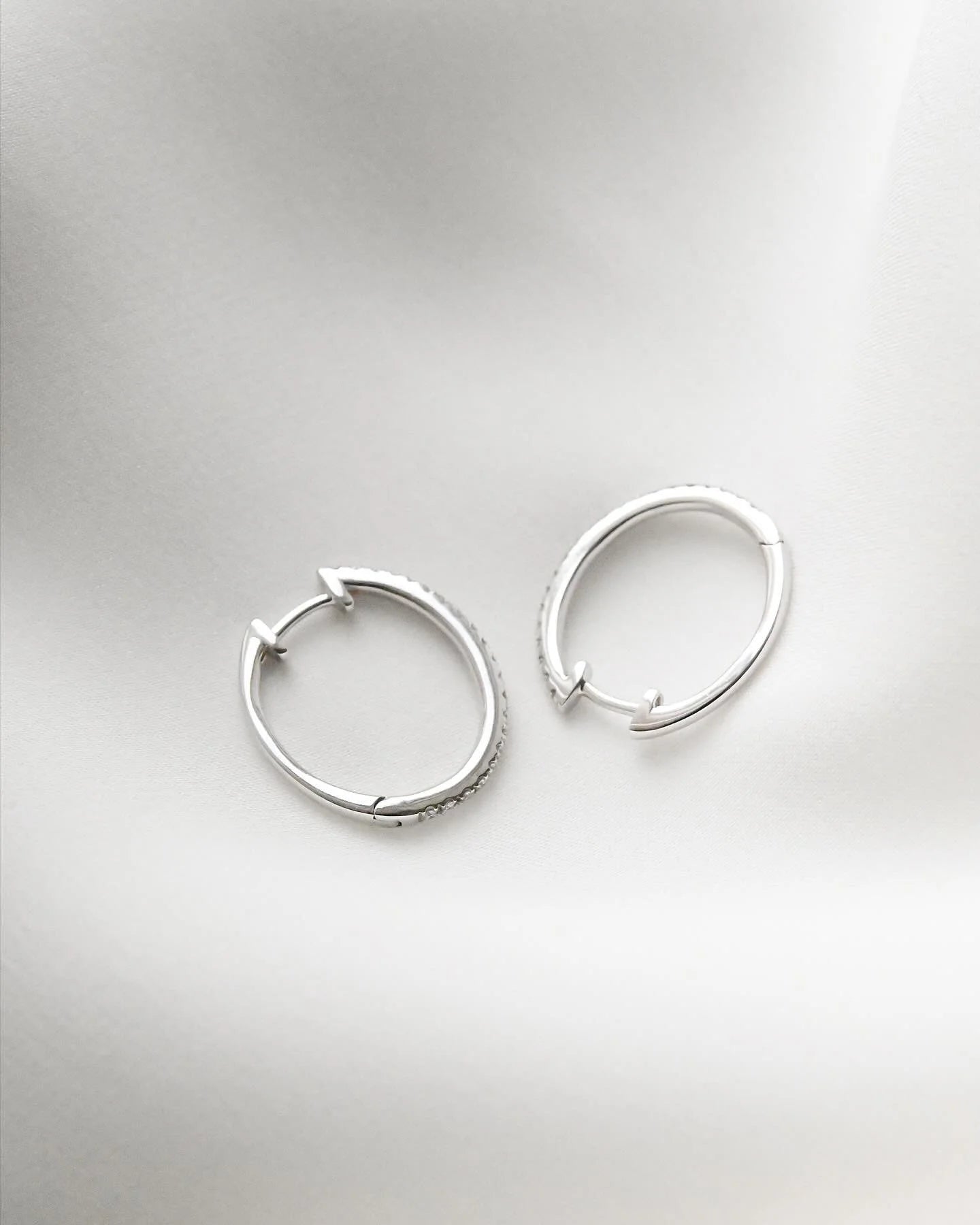 Perfect Estate Diamond Hoop Earrings 14K Gold 0.30 Carats