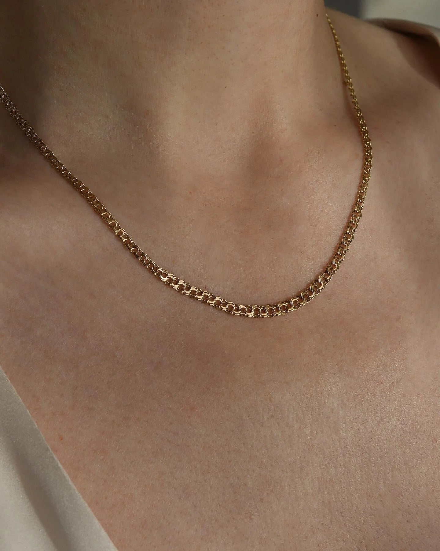 Radiant Baby Bismarck Link Chain 1942 18K Gold
