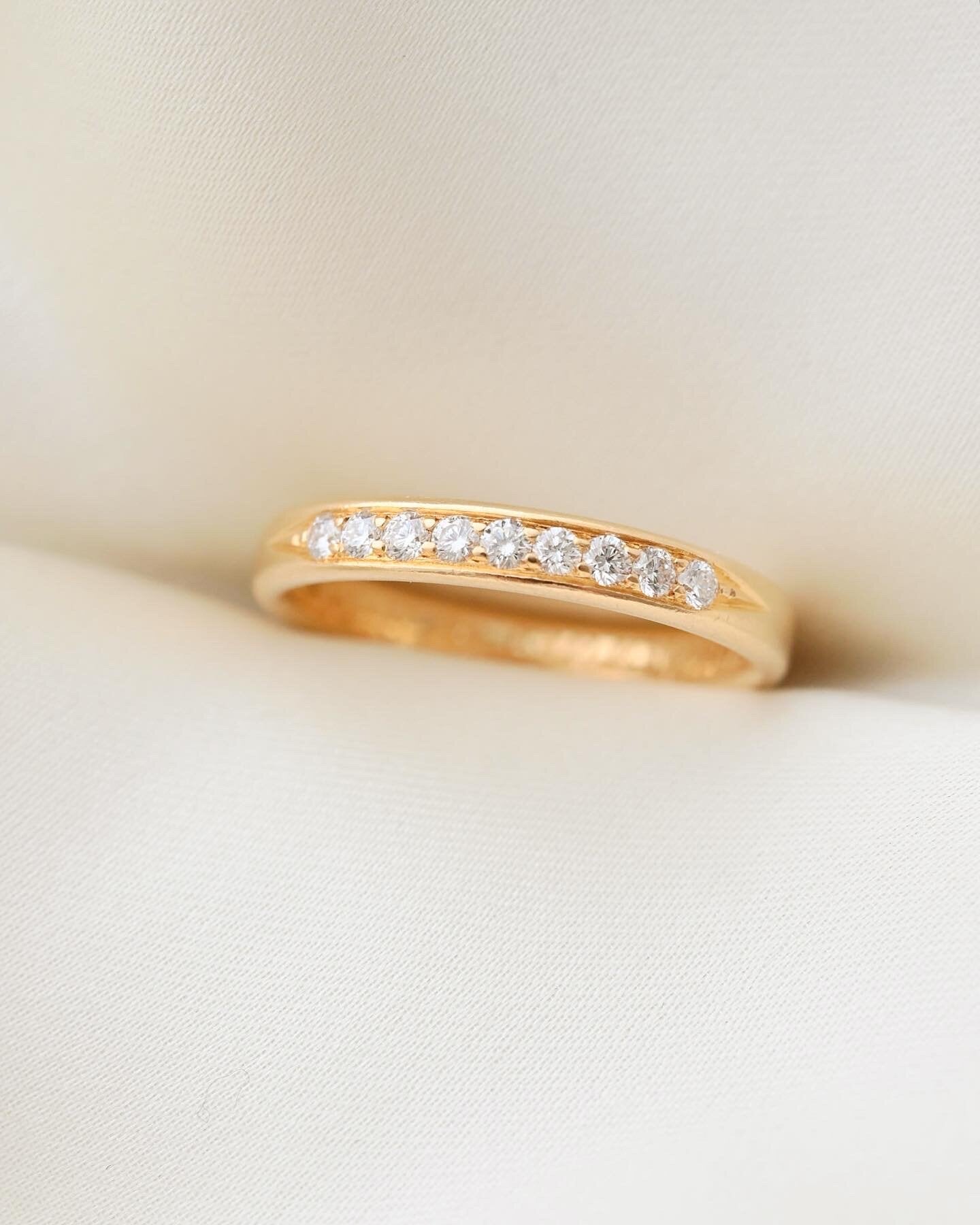 The Perfect Five Stone Diamond Band 18K Solid Gold 1973