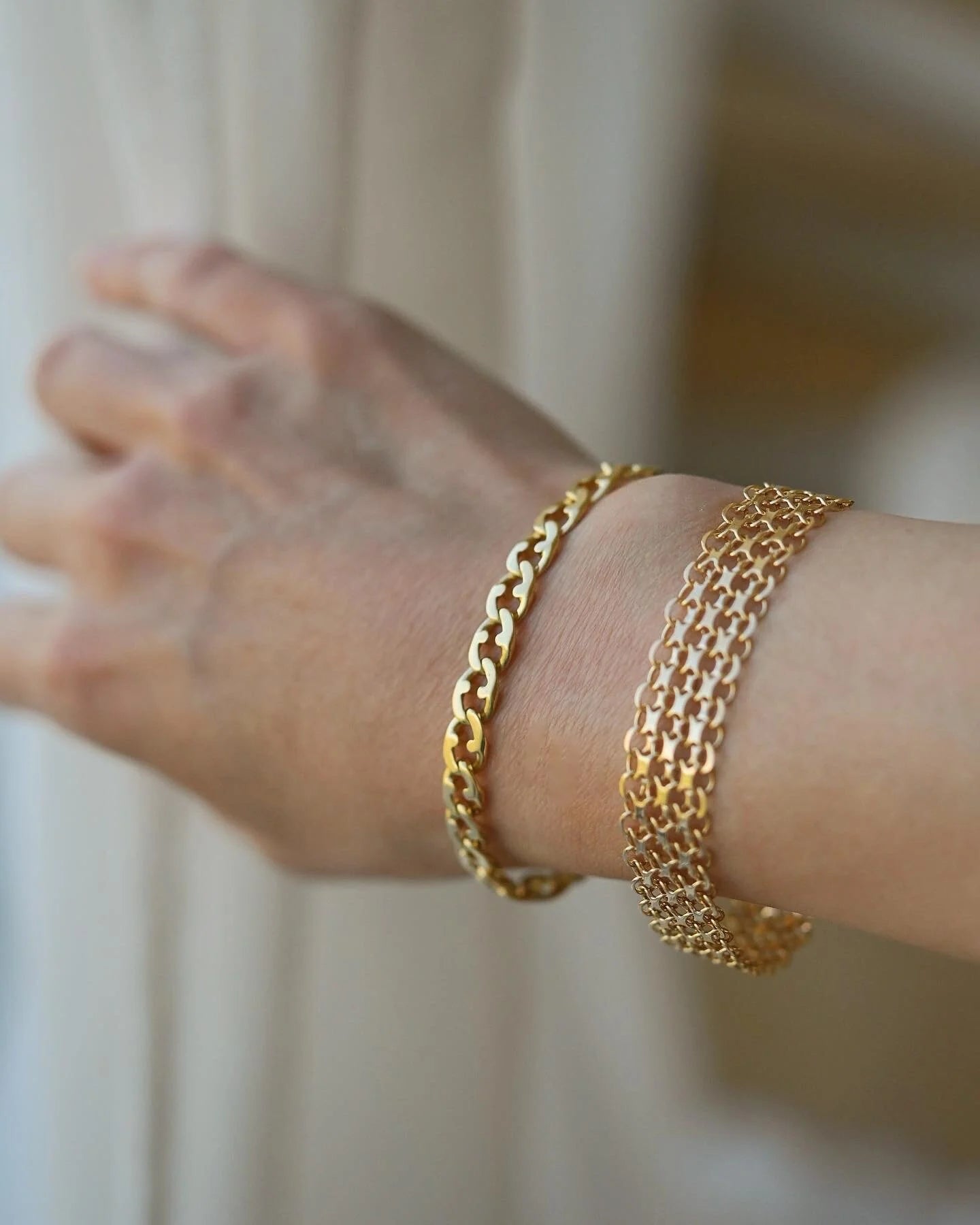 Glowing Wide Star Link Bracelet 18K Gold Sweden 1968