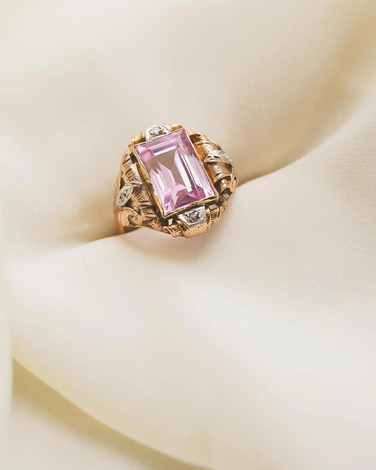 Antique Bubblegum Pink Sapphire Ring 18K Gold 1930s