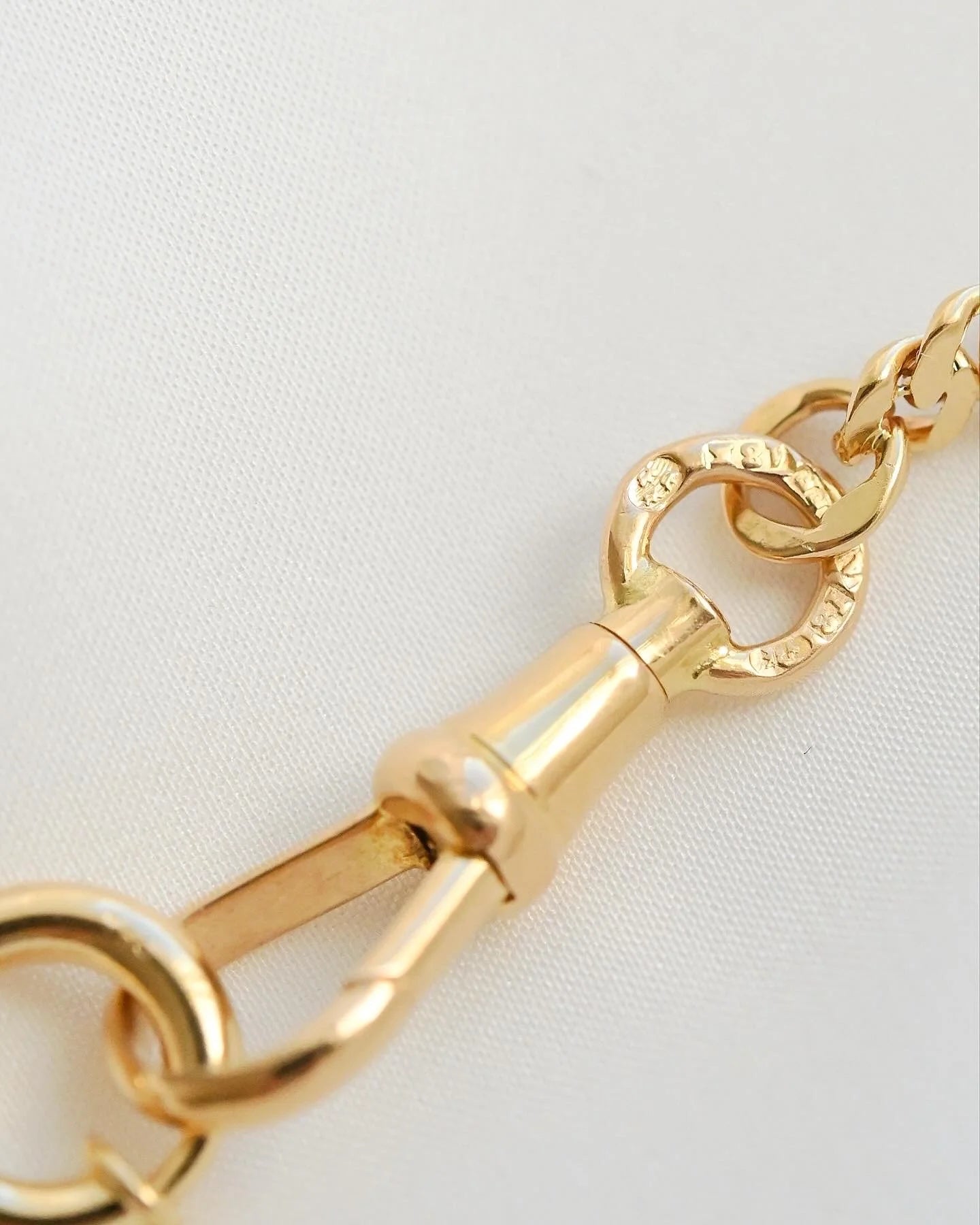 Heavy, Radiant, Perfect Watch Chain Necklace 19 Grams 18K Gold Late 1800s