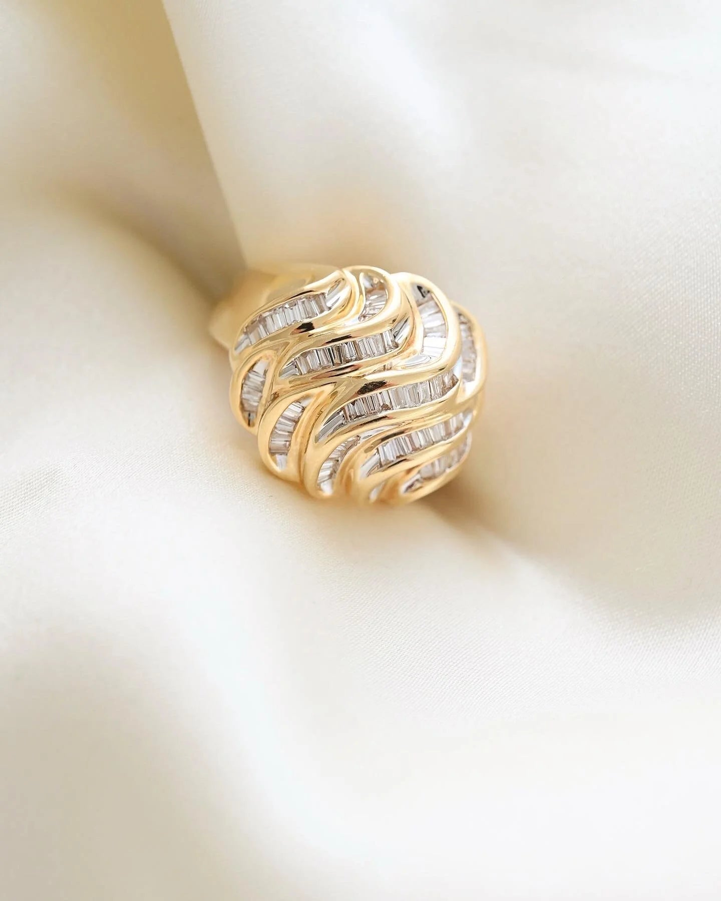 Big Bold Italian Diamond Bomb Ring Baguette Cut Diamonds 18K Gold 1980