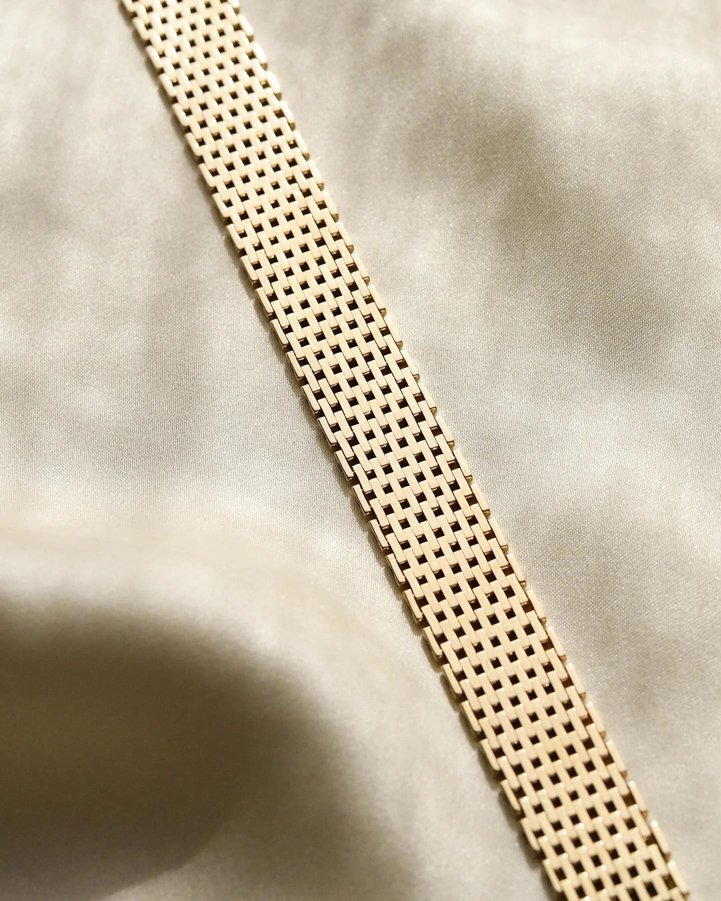 Beautiful Liquid Gold Bracelet 14K 1970s