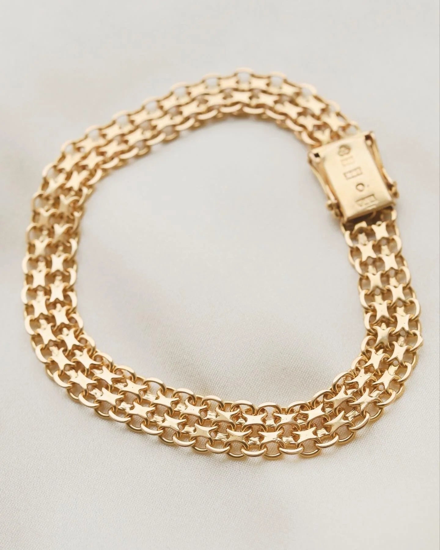 Swedish Vintage Bracelets 18K Gold (Selling seperately!)