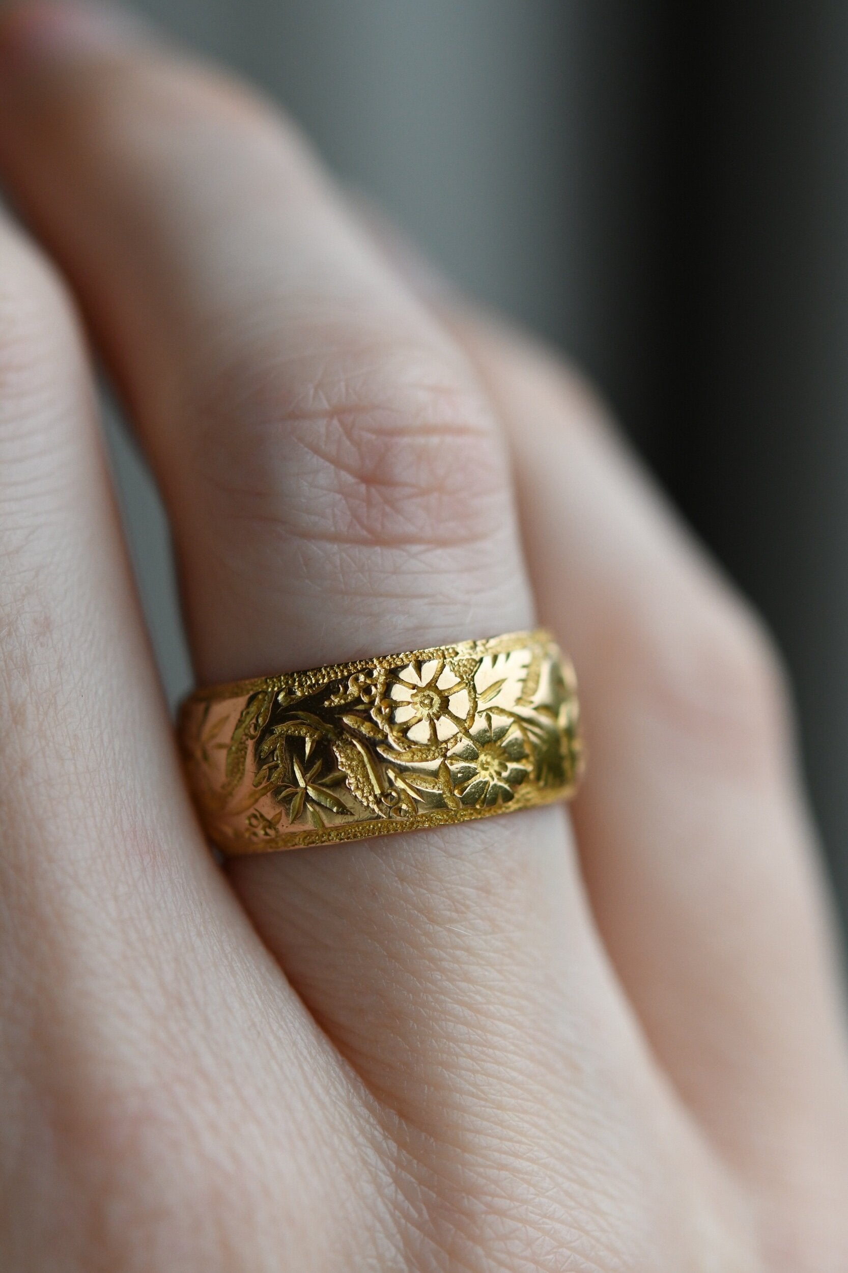 The Perfect Antique Wedding Band 18K Gold 1915