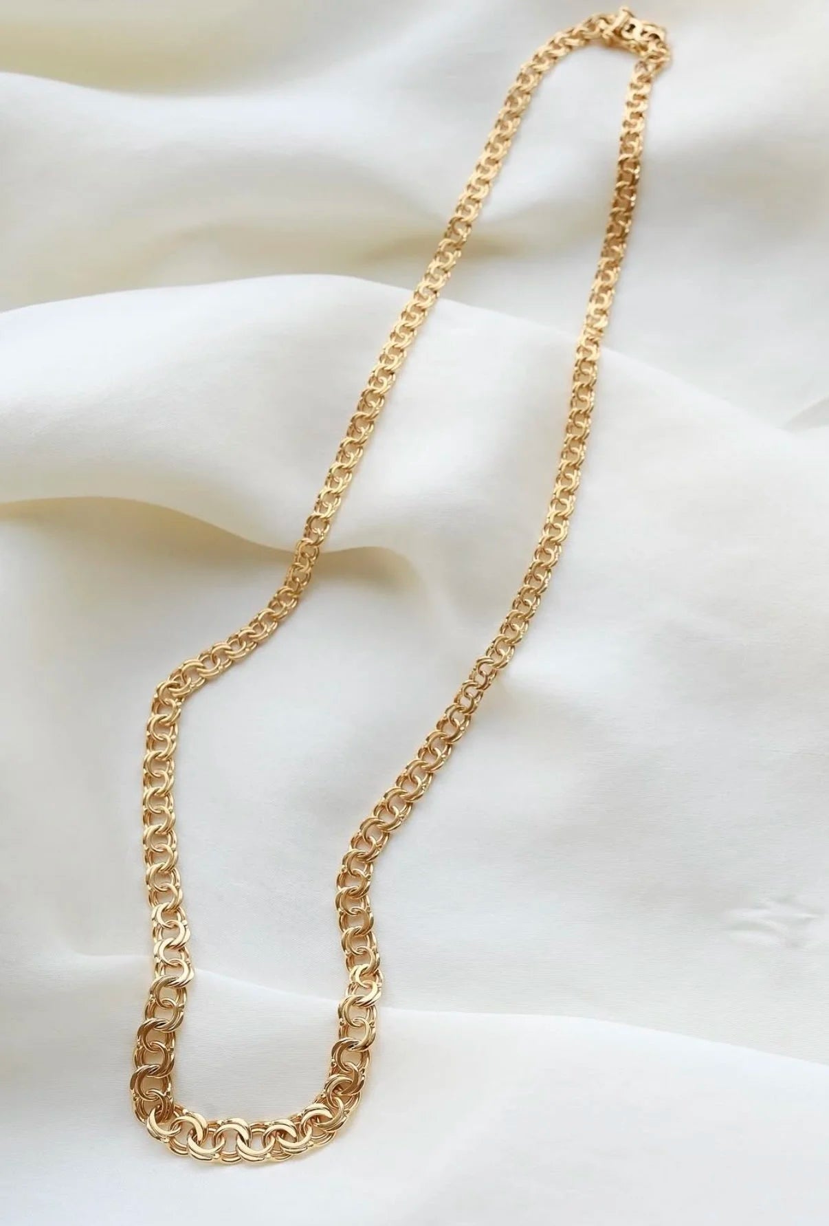 Super Radiant Bismarck Chain Vintage w Hallmarks 18K Gold