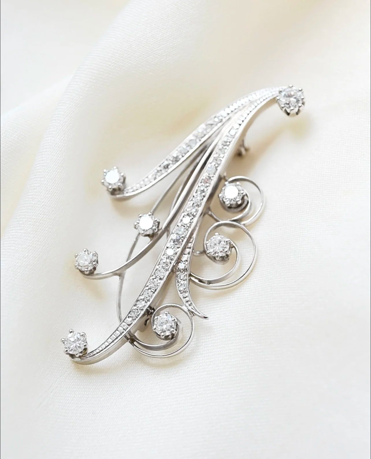 Antique Bouquet Diamond Pendant 1.0 Carats 18K White Gold On Complimentary Silver Chain