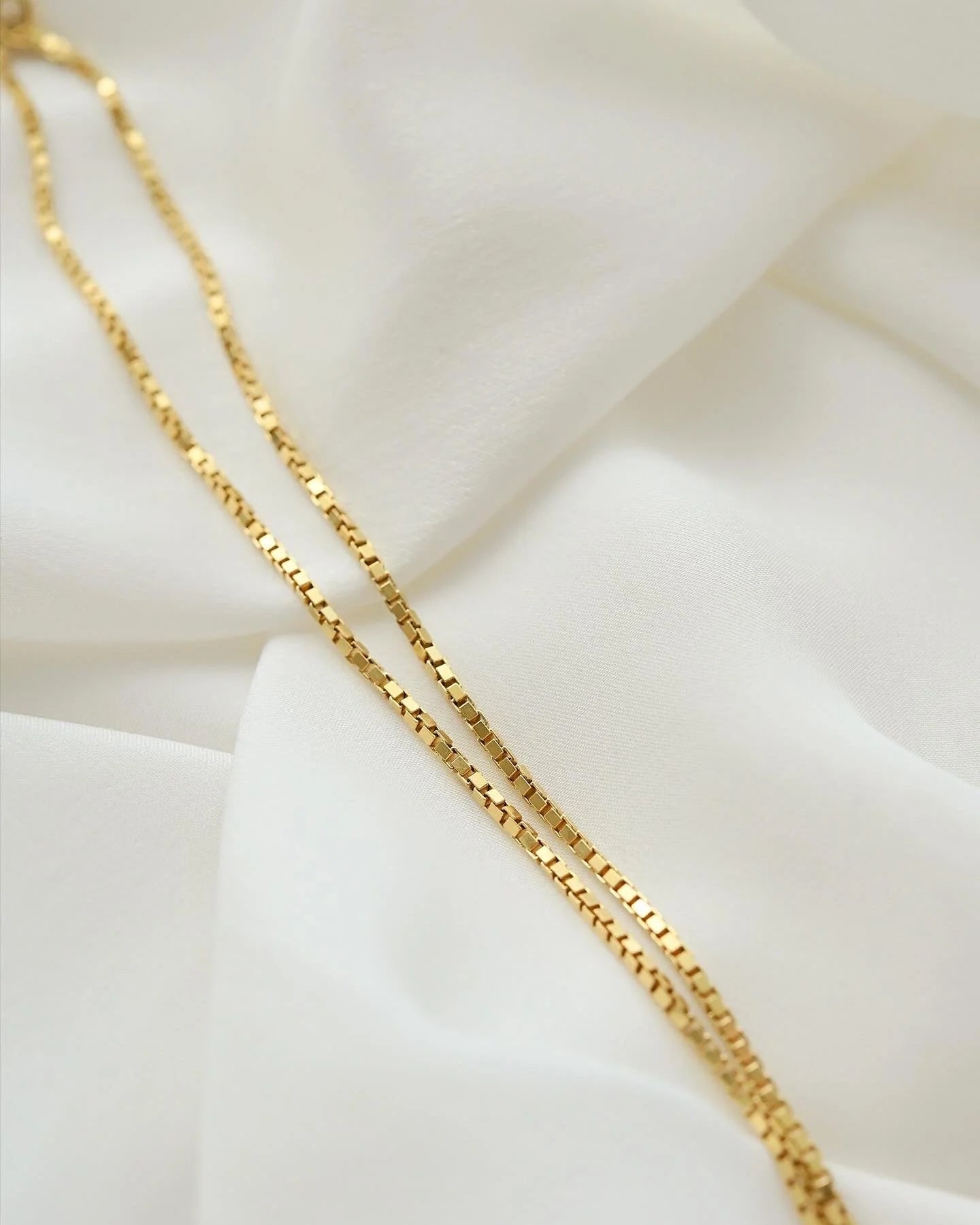 Perfect 15.25 Inches Italian Vintage Box Chain 18K Gold