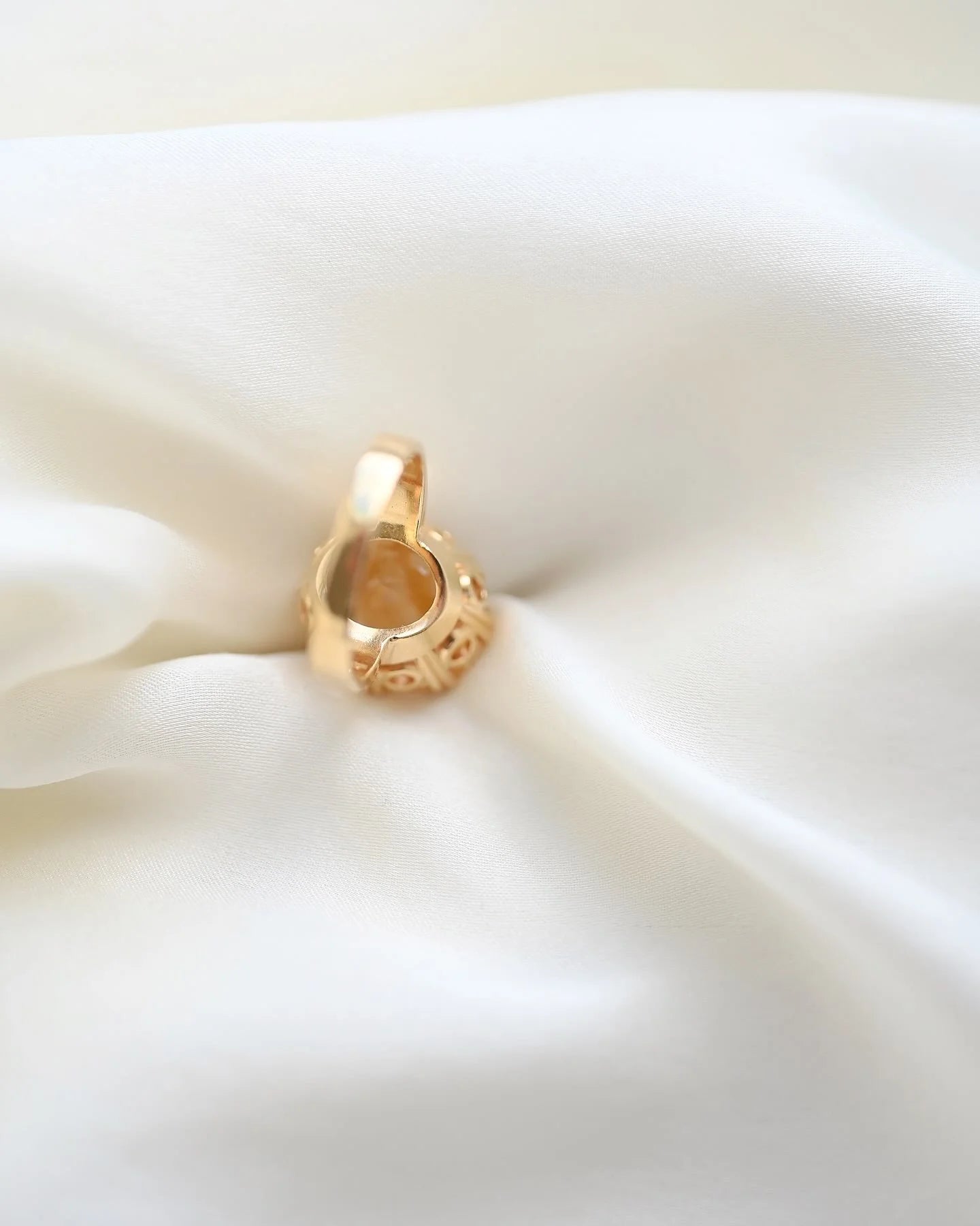 Radiant Golden Citrine Cocktail Vintage Ring 8.5 Carats 18K Gold